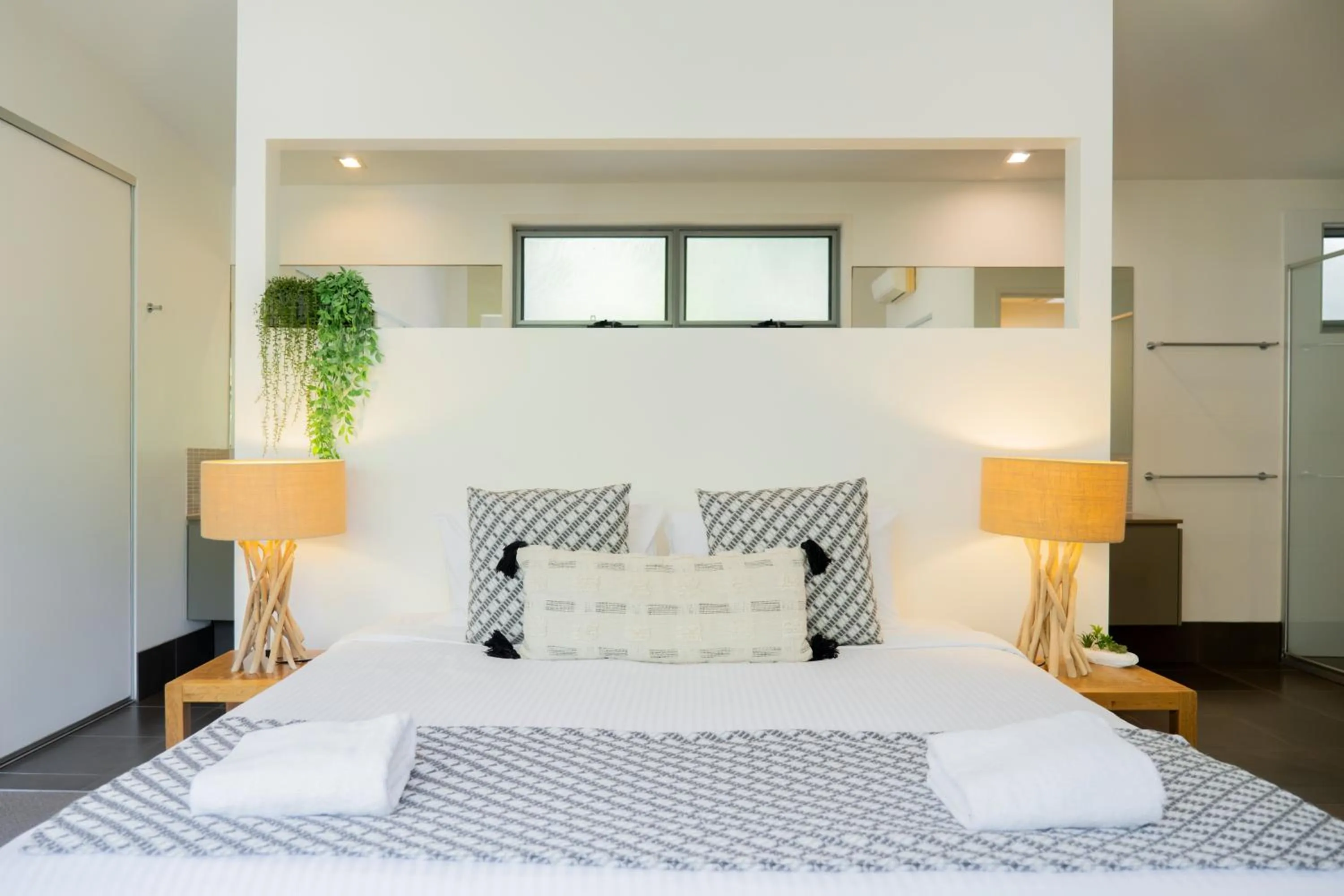 Bed in Beach Road Holiday Homes