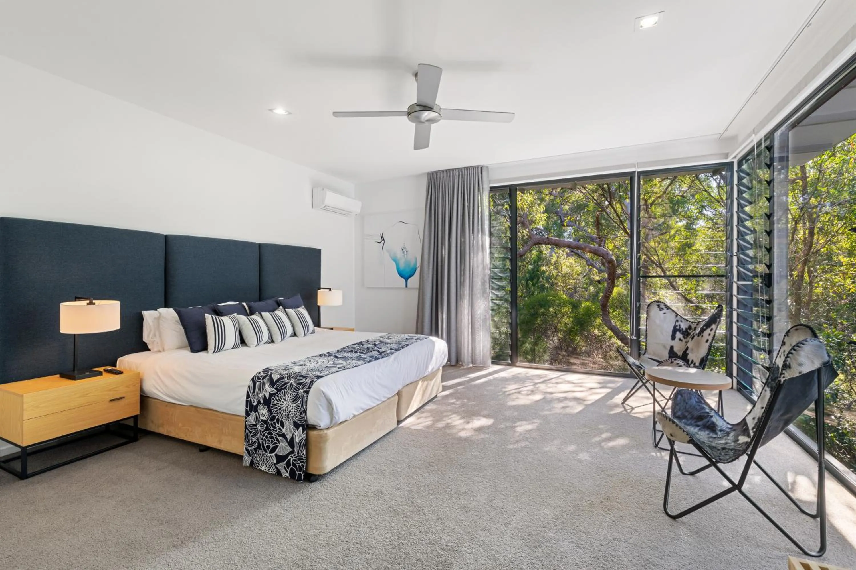 Bed in Beach Road Holiday Homes