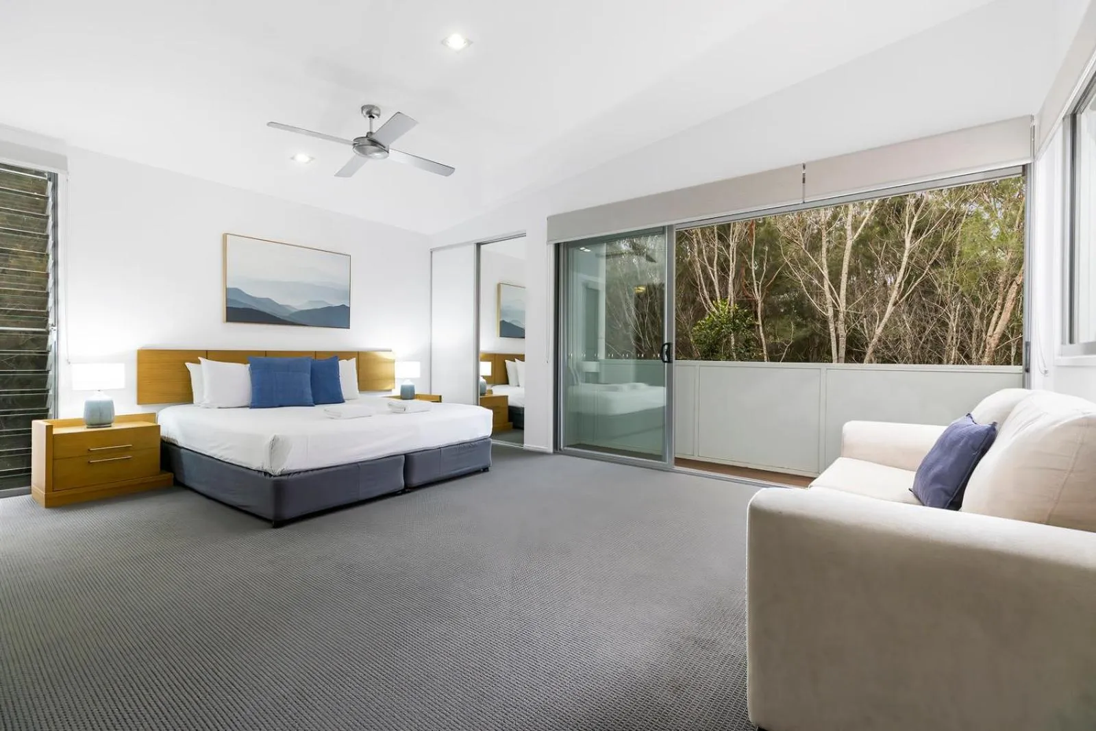 Bed in Beach Road Holiday Homes