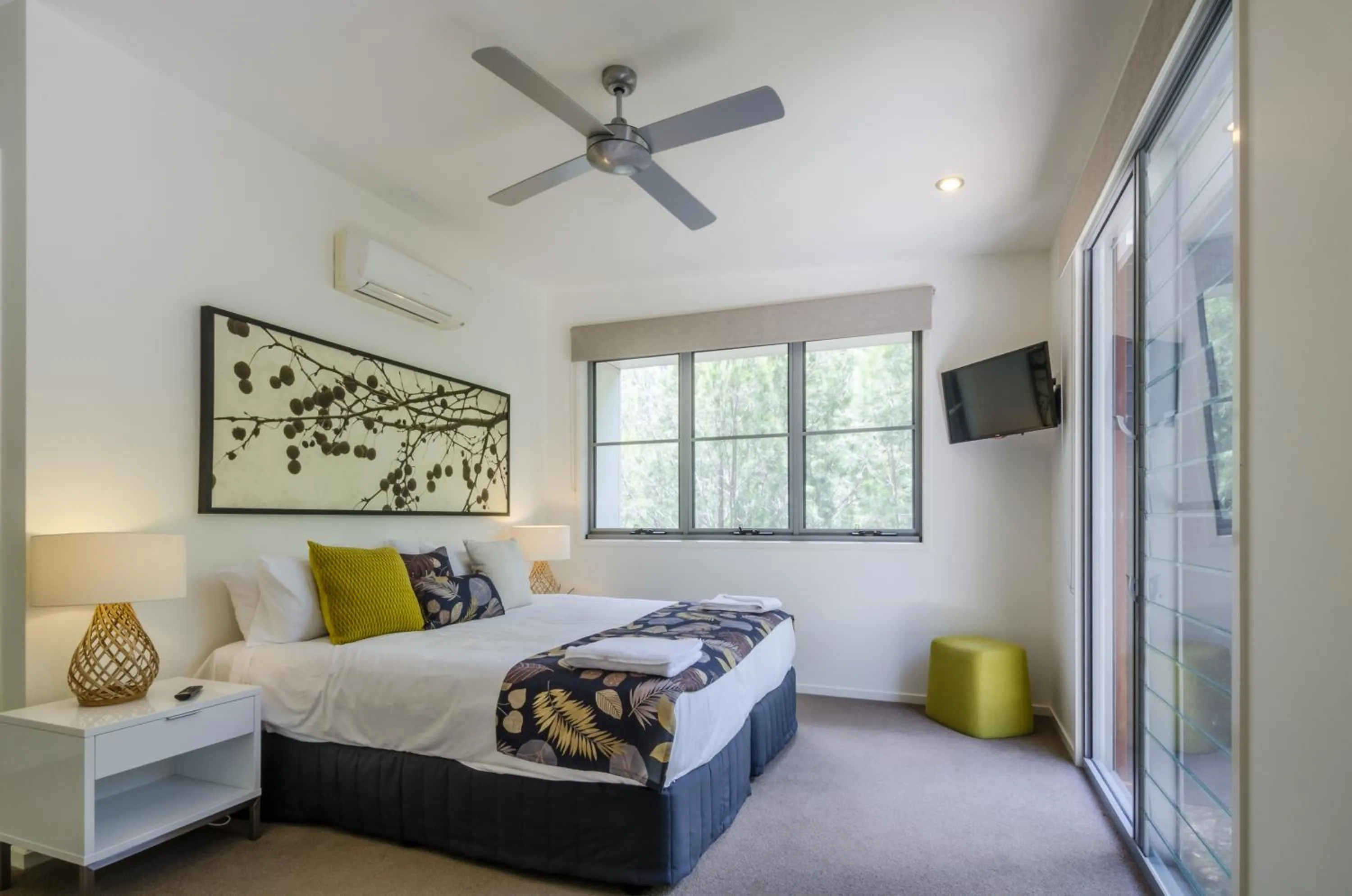 Bedroom, Bed in Beach Road Holiday Homes
