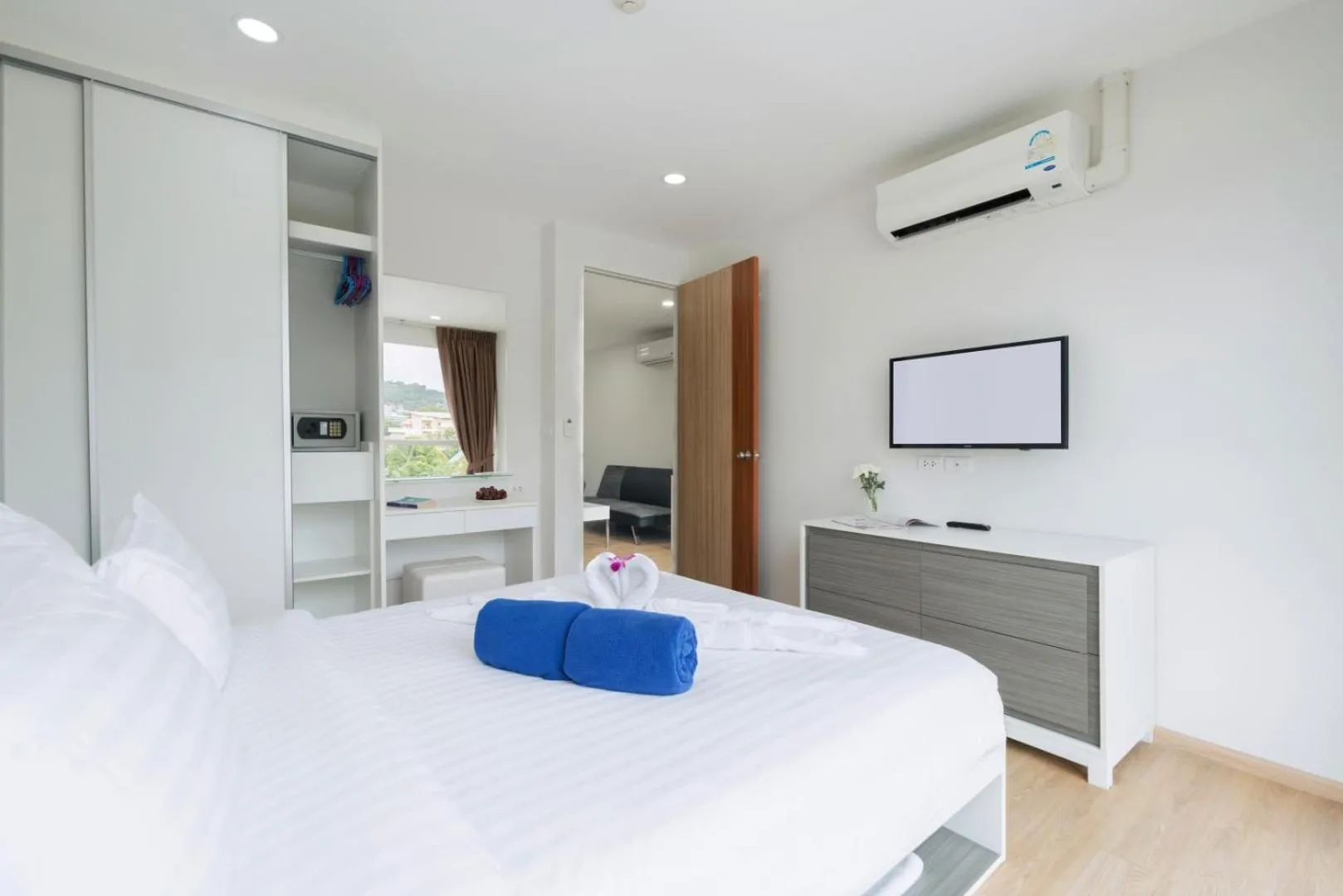 Bedroom, Bed in Ozone Condotel by RESAVA