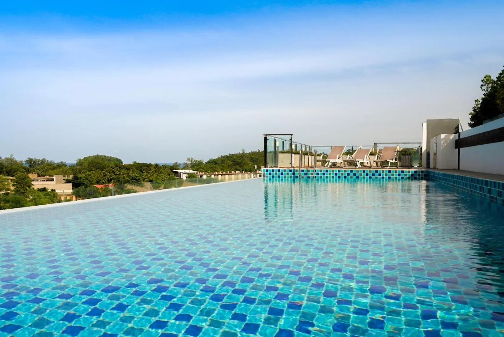 Swimming pool in Ozone Condotel by RESAVA