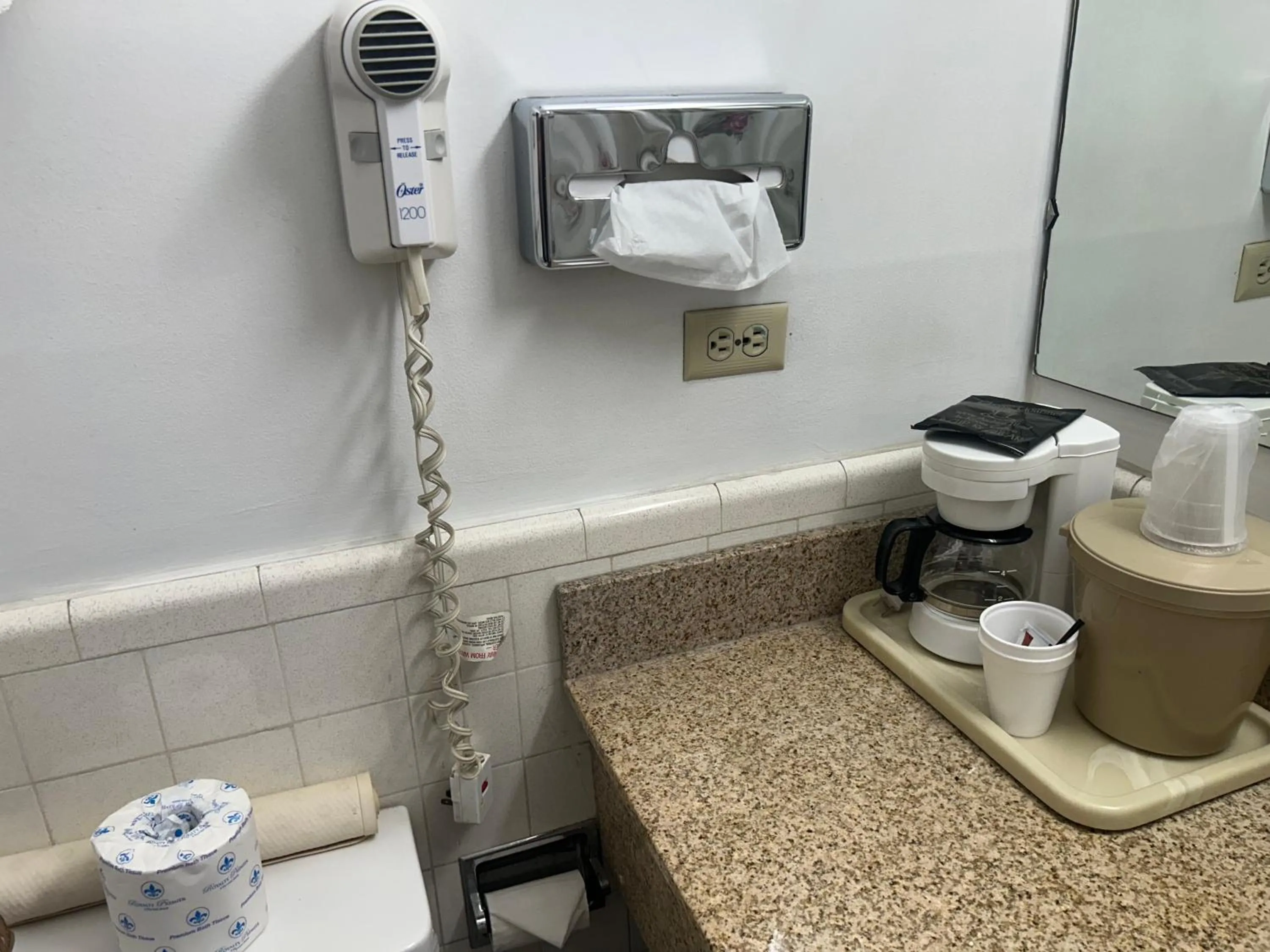 Bathroom in Oregon Trail Motel By Townhouse Ontario OR