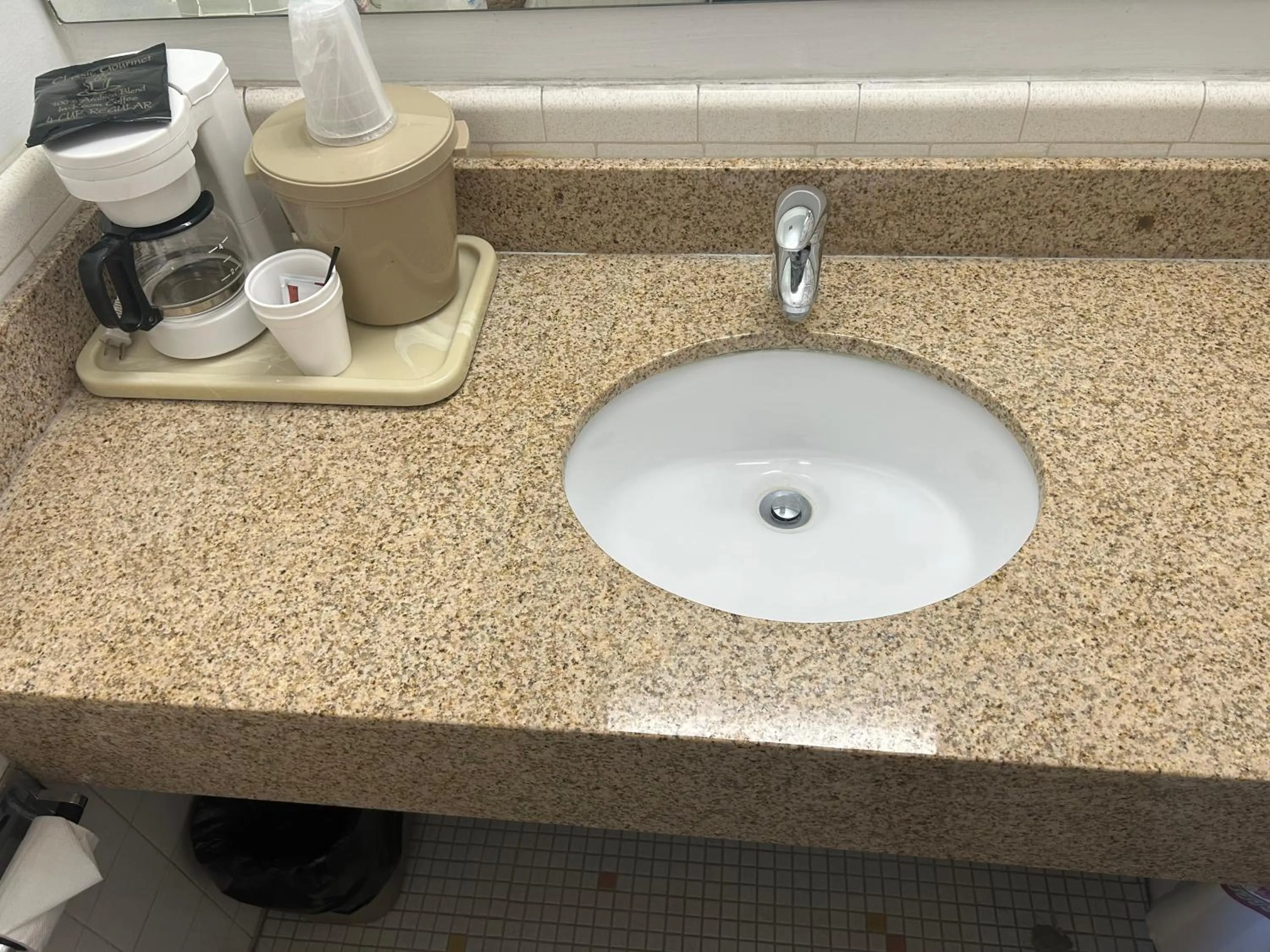 Bathroom in Oregon Trail Motel By Townhouse Ontario OR