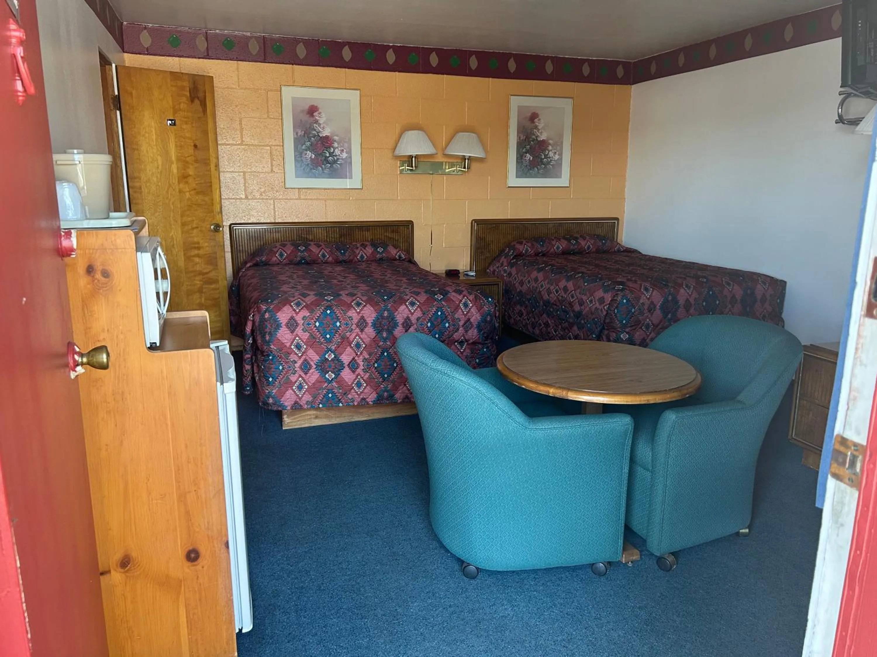 Bedroom in Oregon Trail Motel By Townhouse Ontario OR