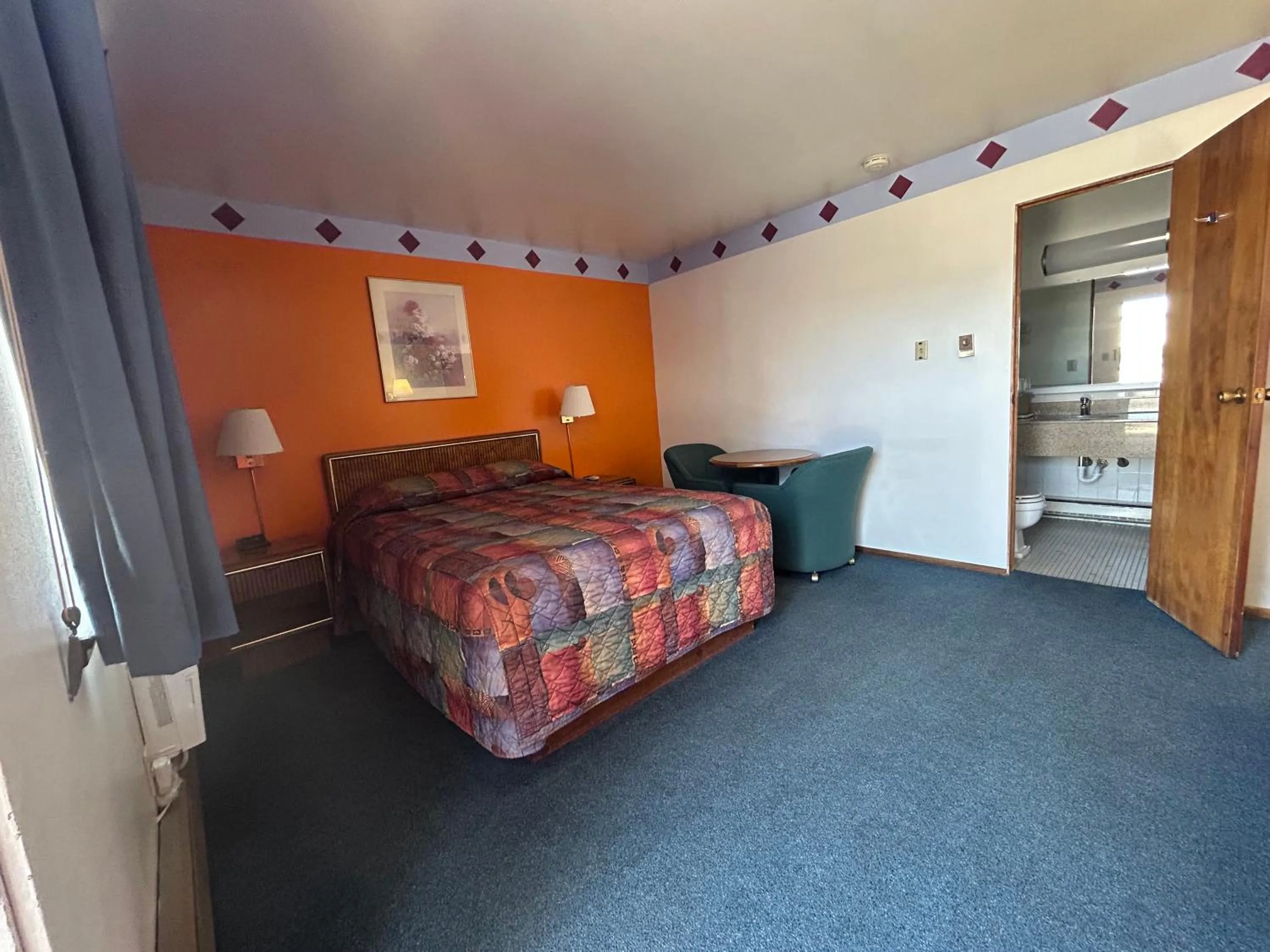 Bedroom in Oregon Trail Motel By Townhouse Ontario OR