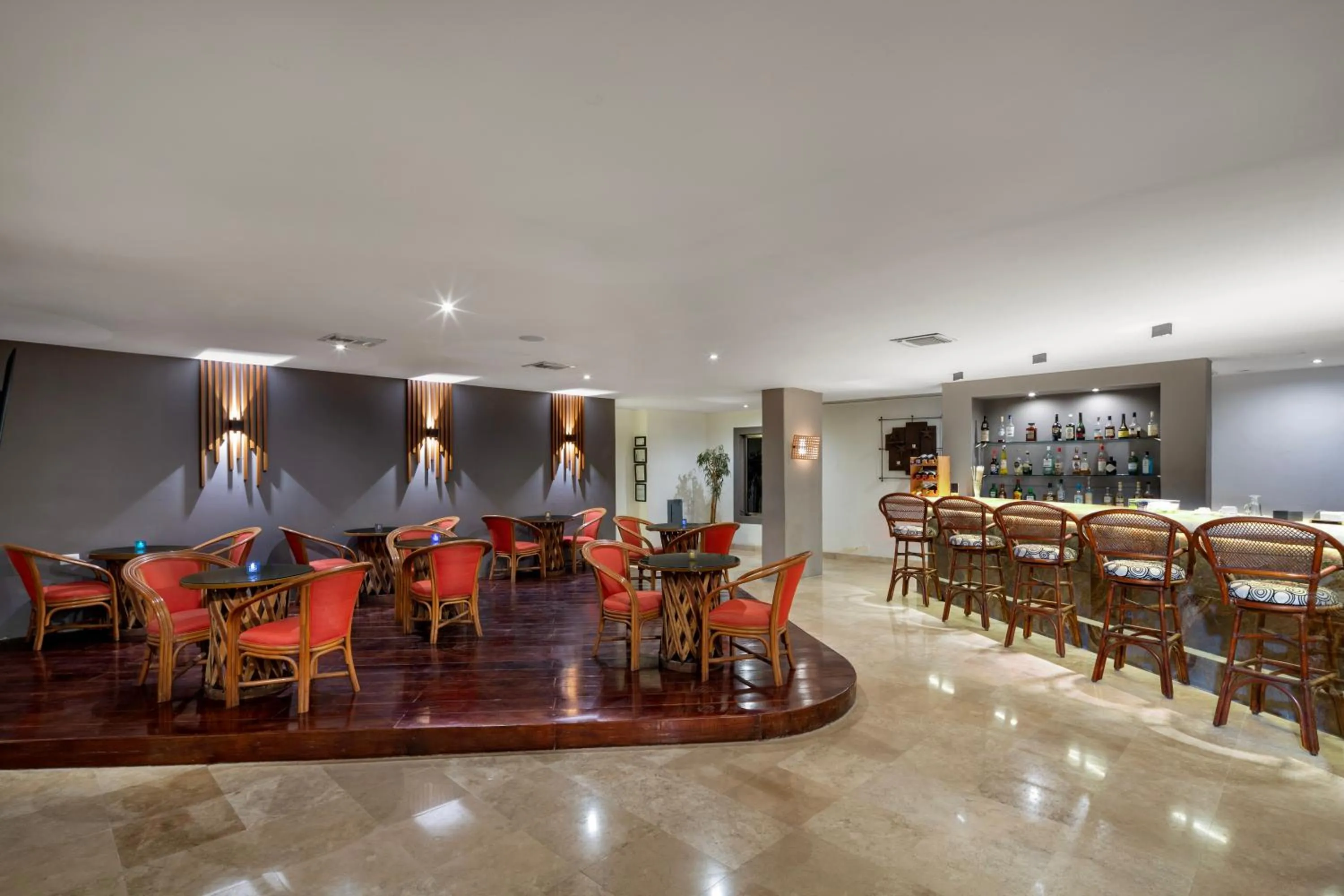 Restaurant/places to eat in Playa Azul Cozumel