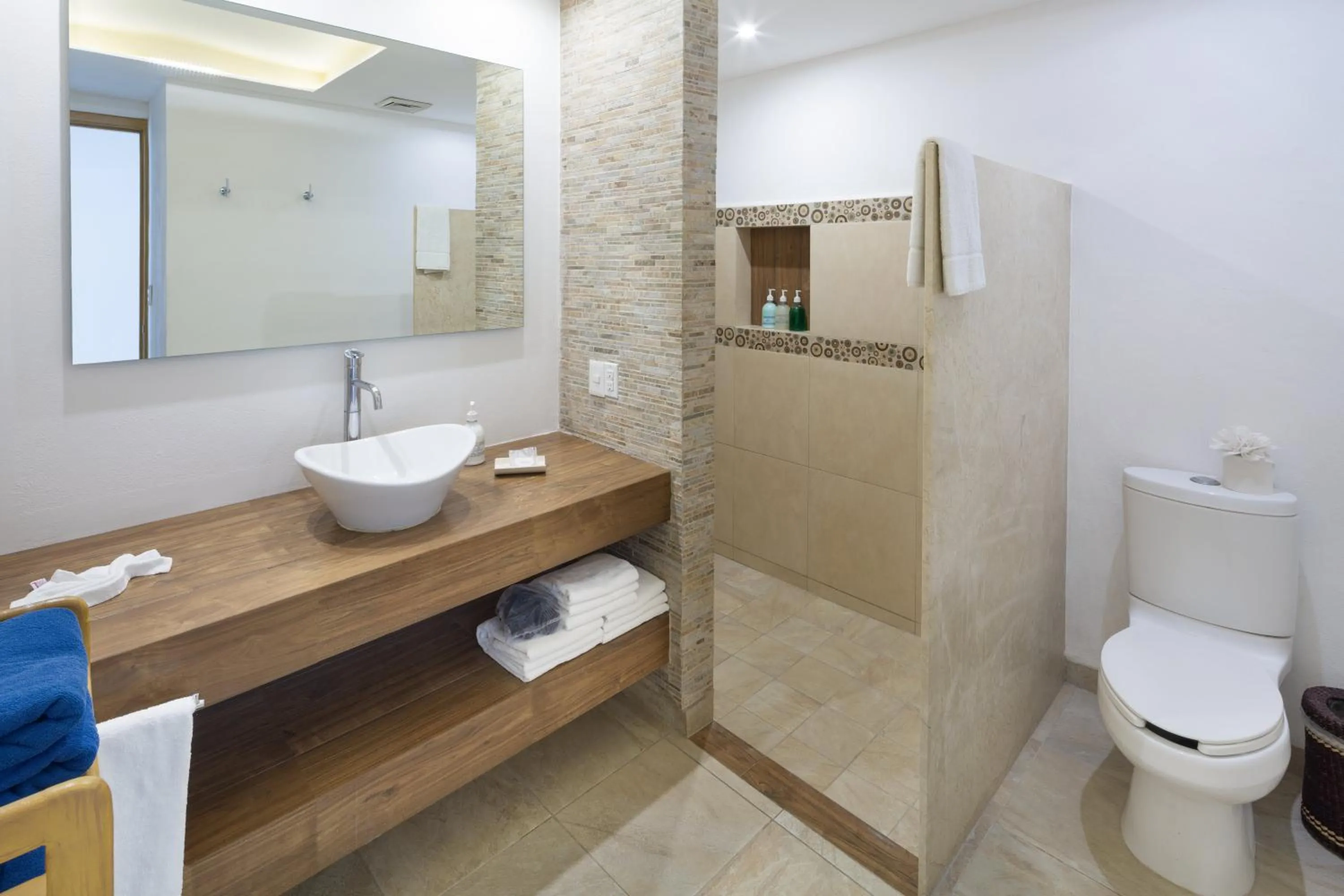 Bathroom in Playa Azul Cozumel