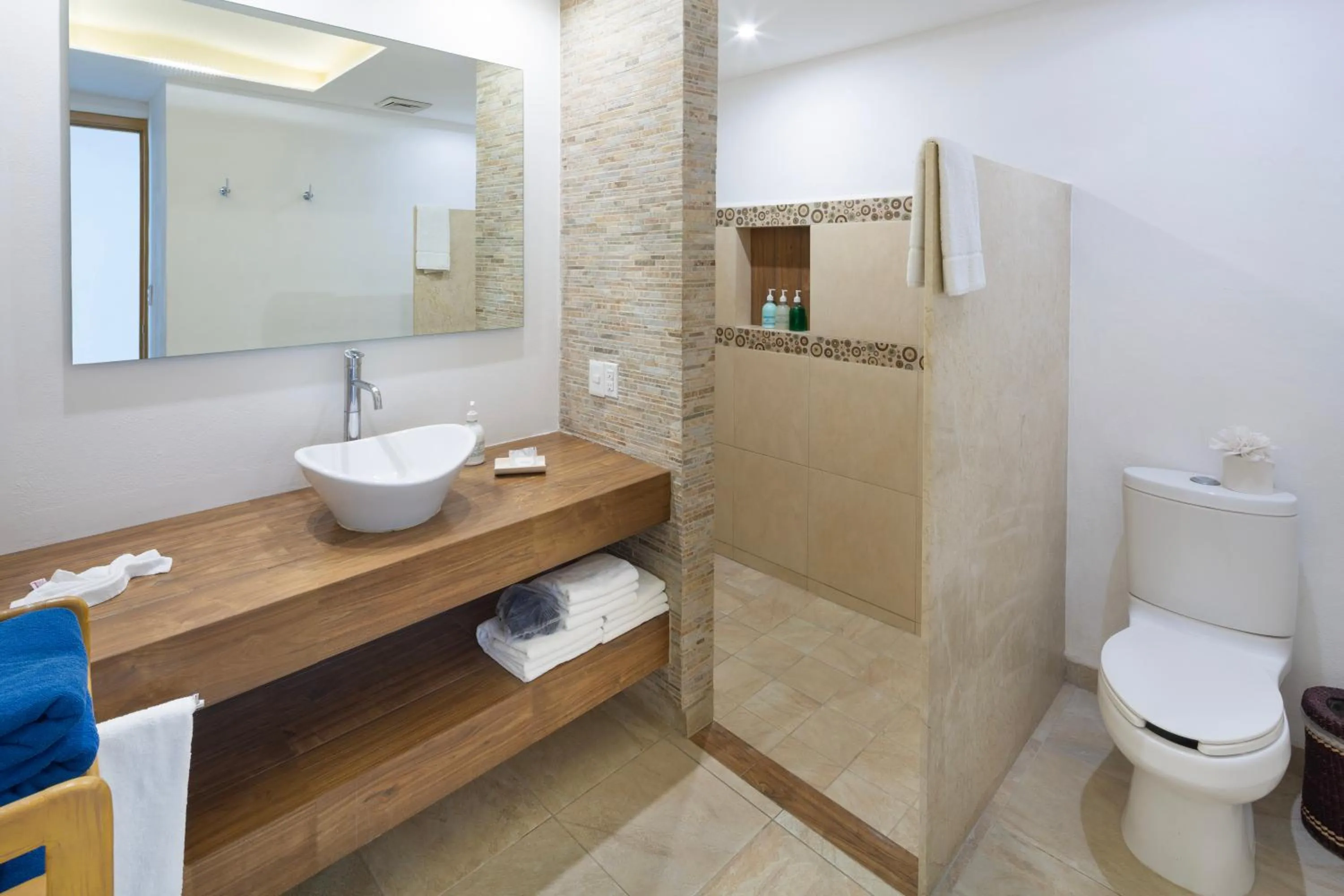 Bathroom in Playa Azul Cozumel