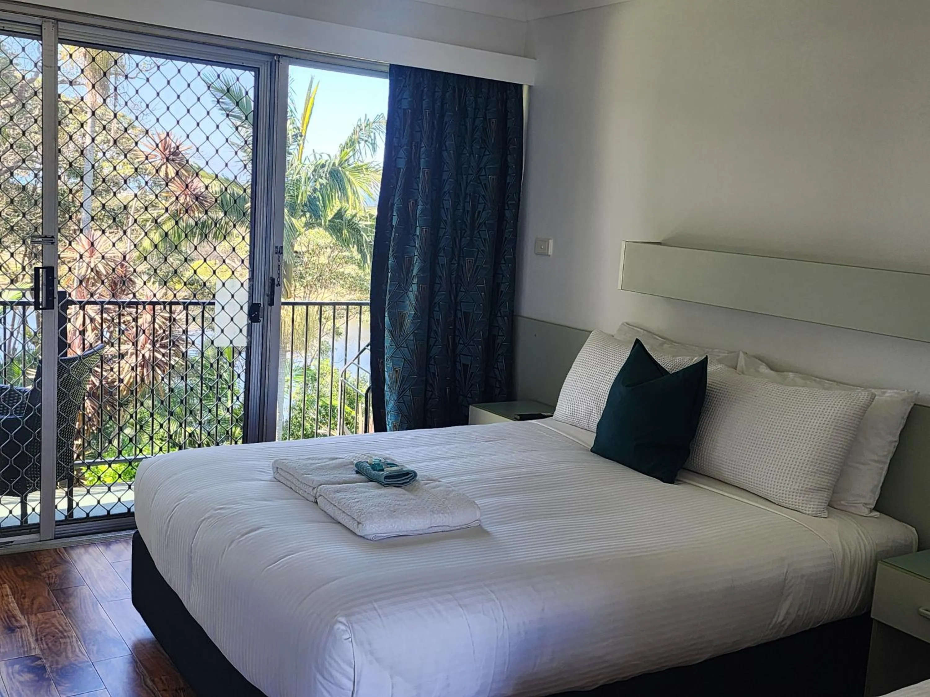 Bedroom, Bed in Motel Miramar