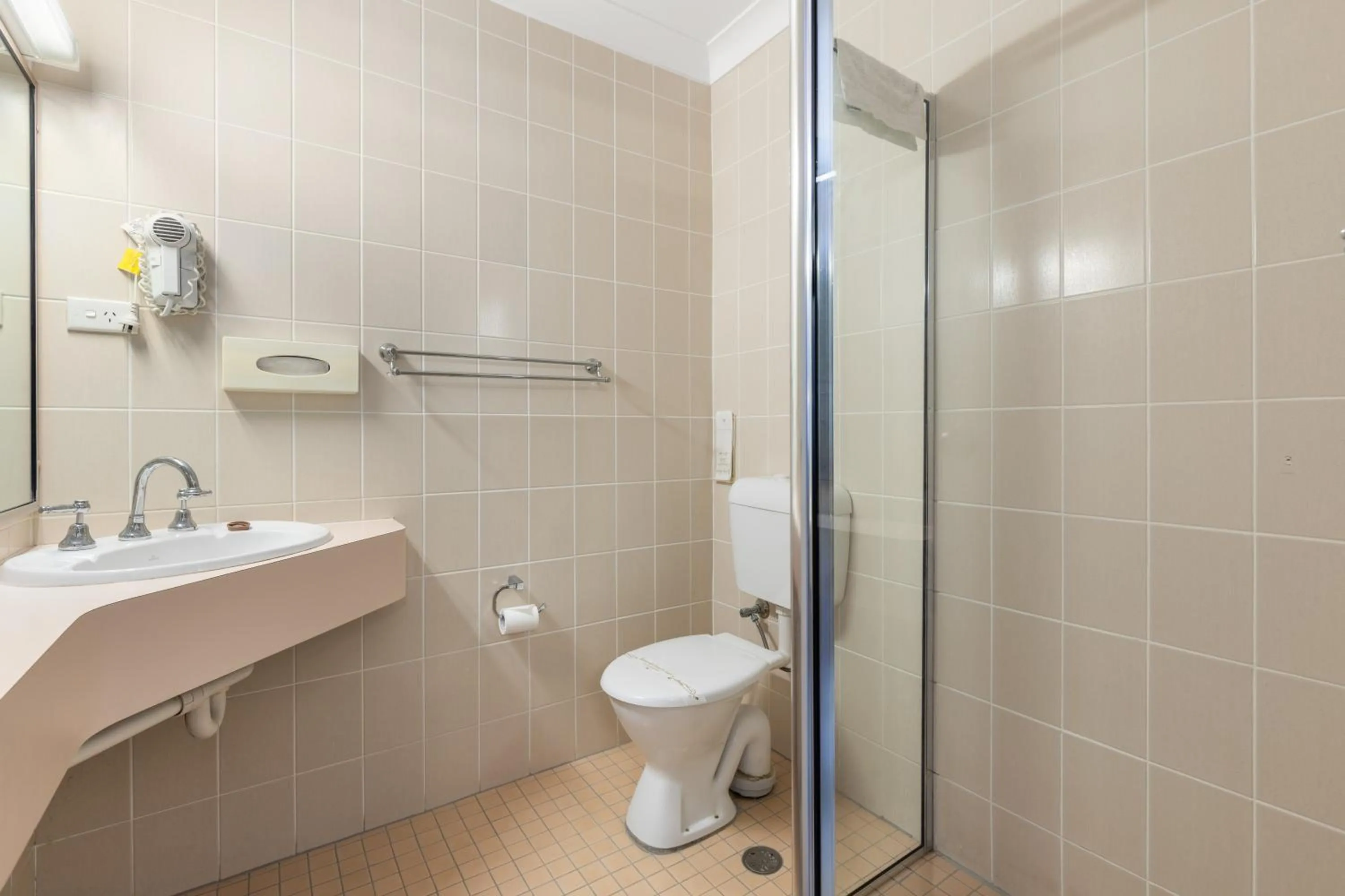 Bathroom in Motel Miramar