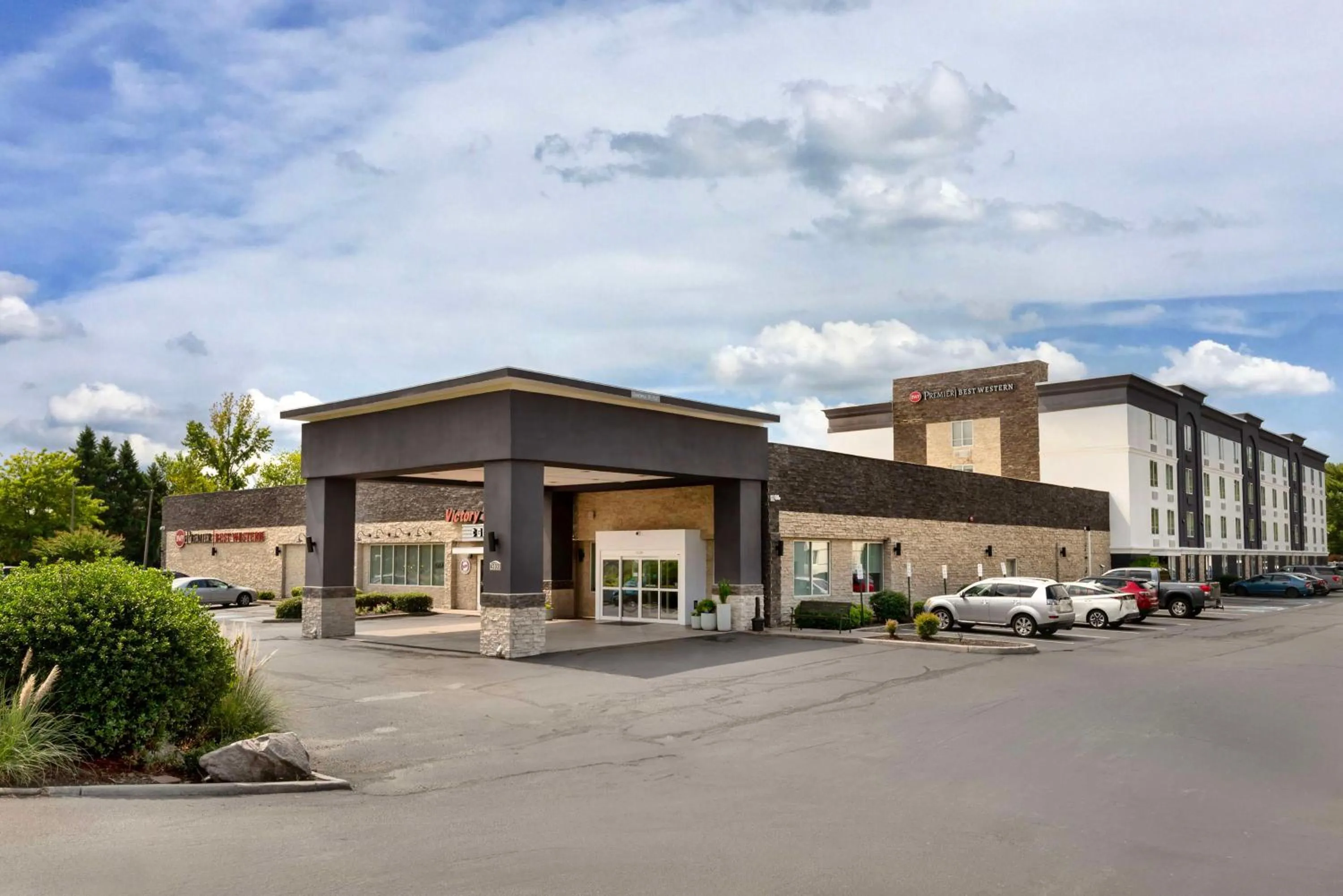 Property building in Best Western Premier Richmond City Gateway