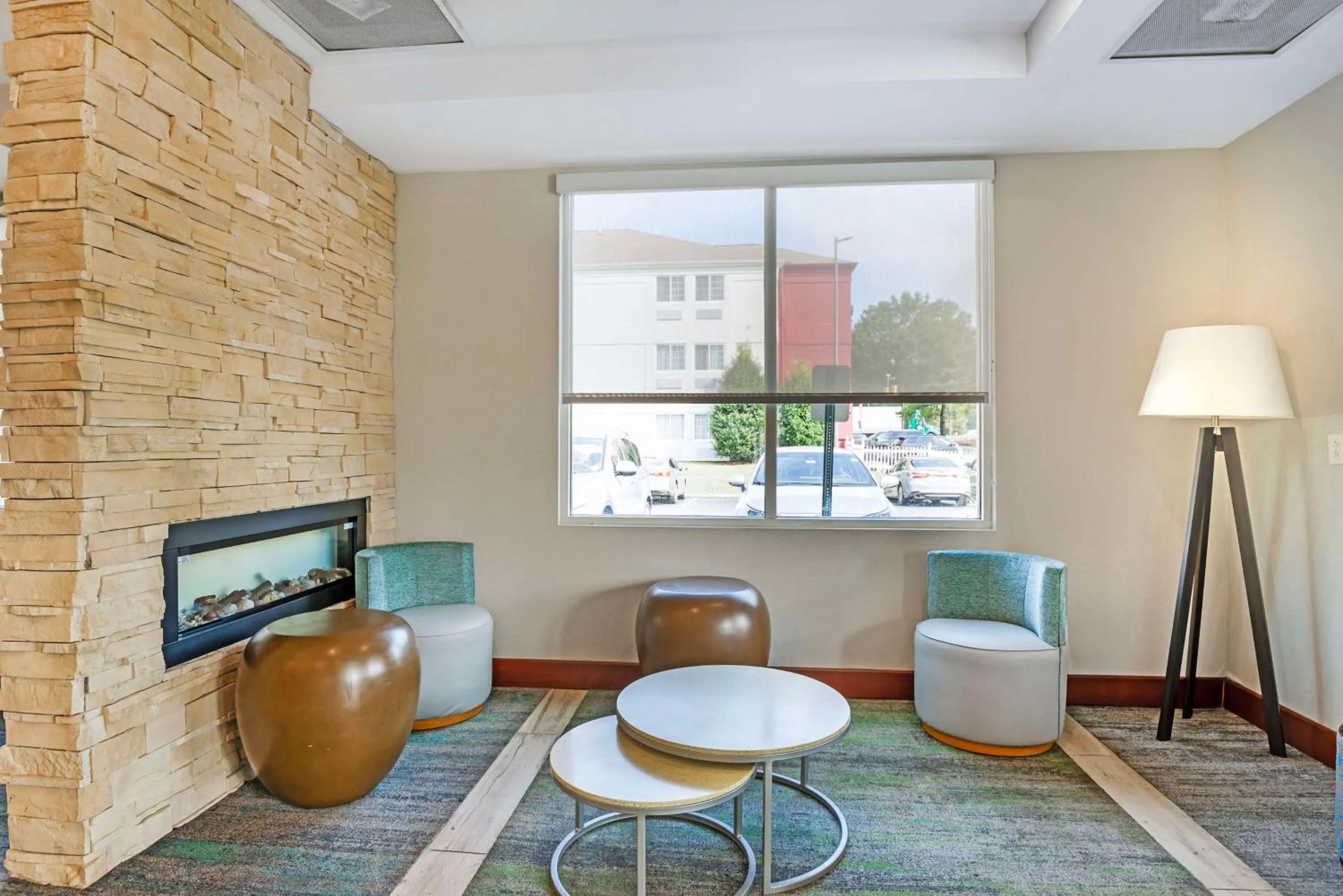 Lobby or reception in Best Western Premier Richmond City Gateway