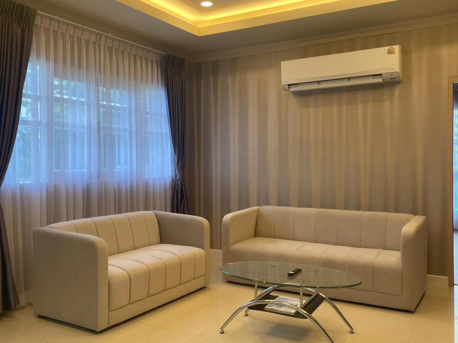 V20 Boutique Jacuzzi Hotel