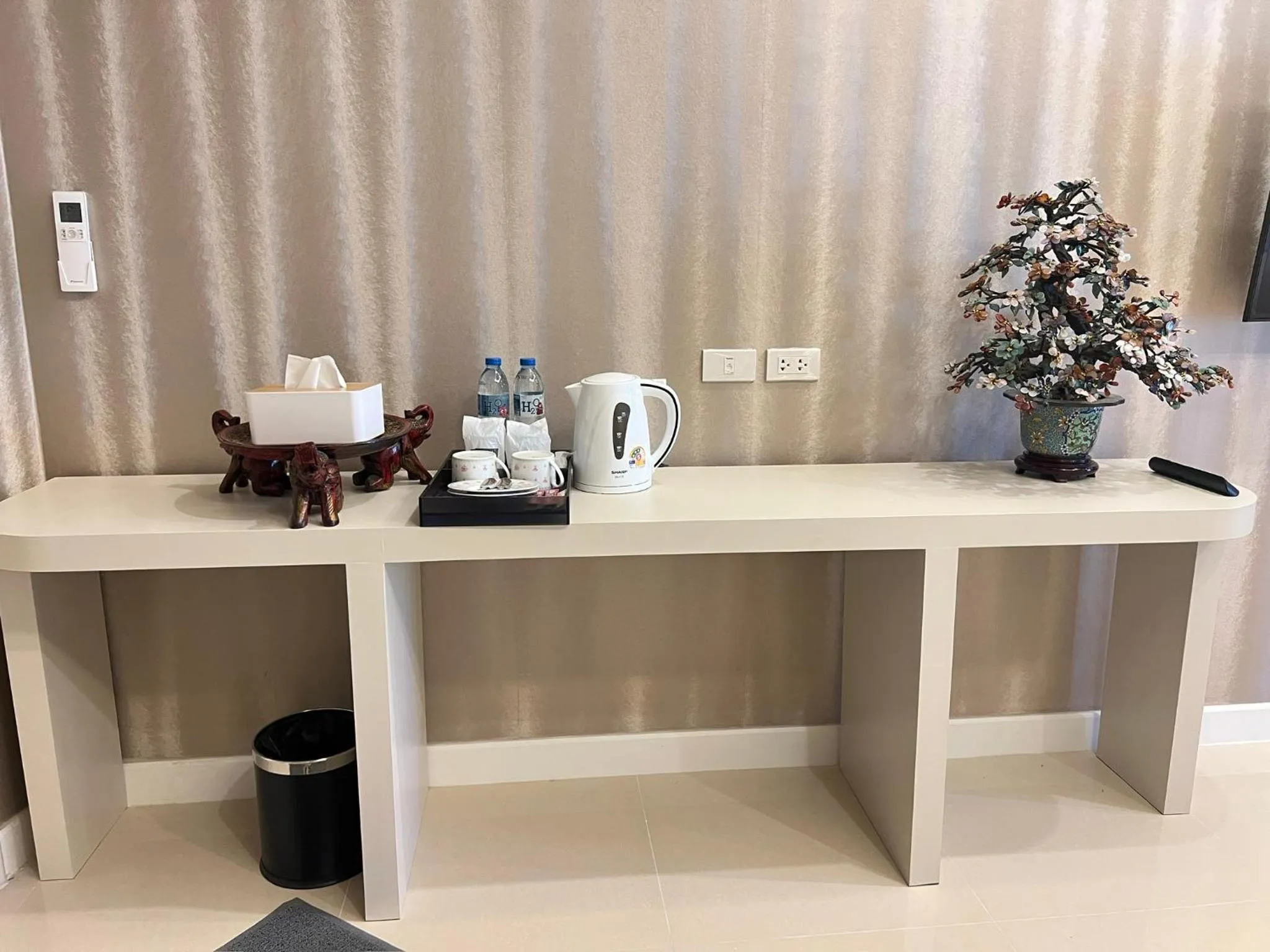 Coffee/tea facilities in V20 Boutique Jacuzzi Hotel