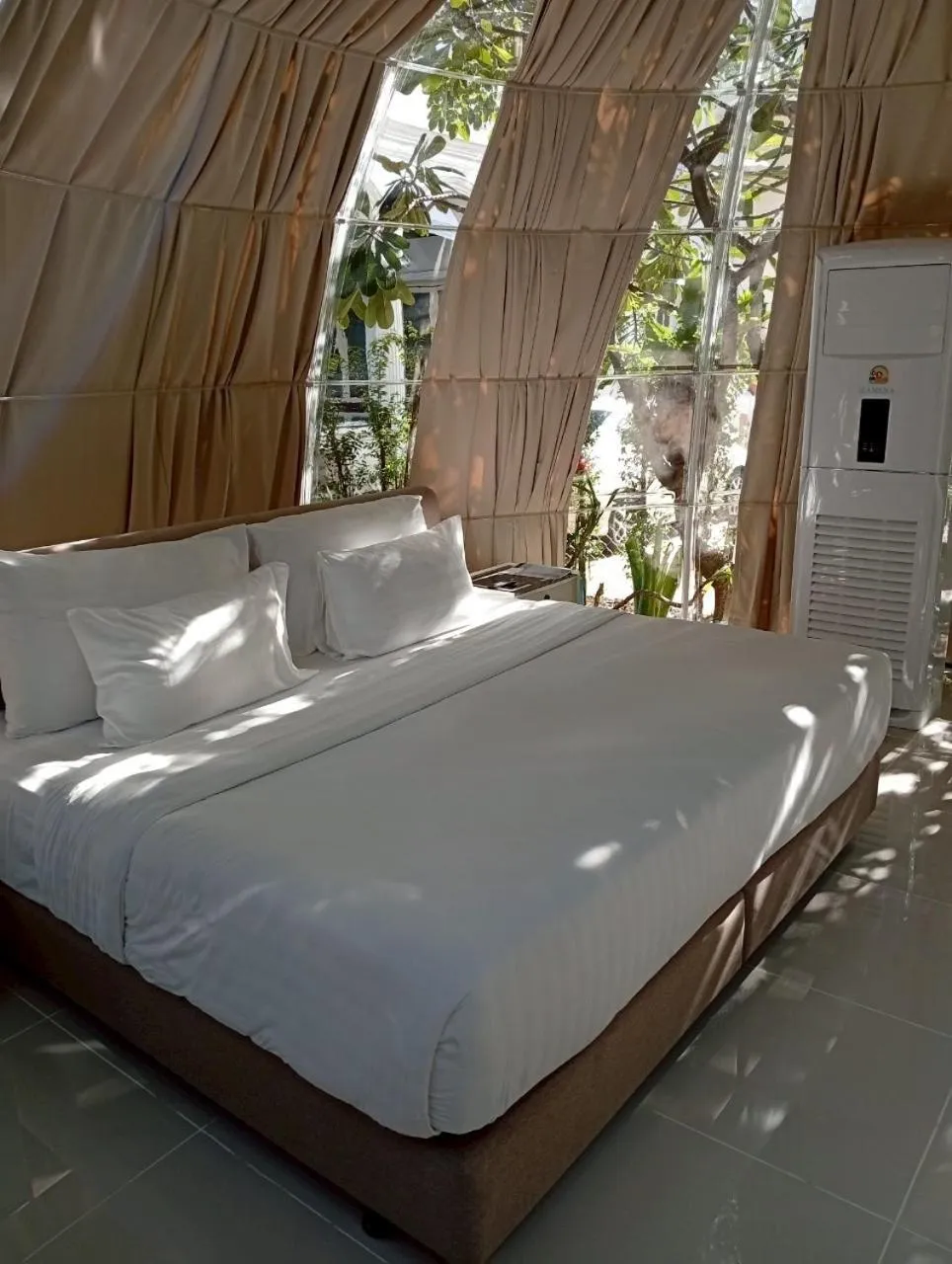 Bed in V20 Boutique Jacuzzi Hotel