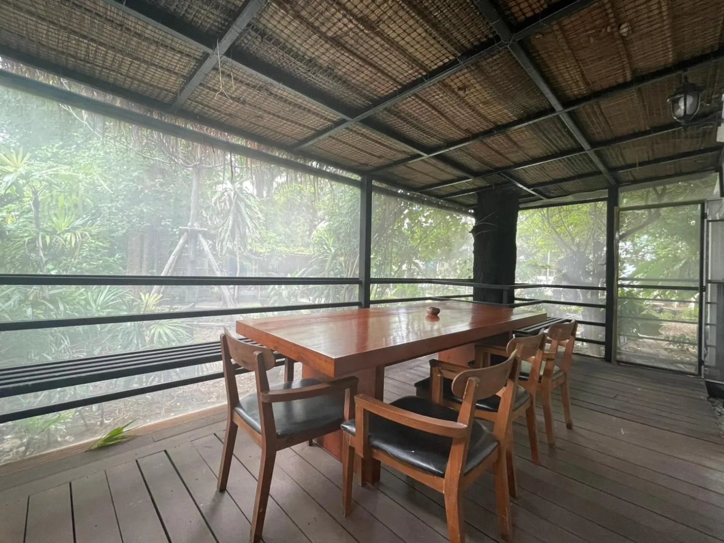 V20 Boutique Jacuzzi Hotel