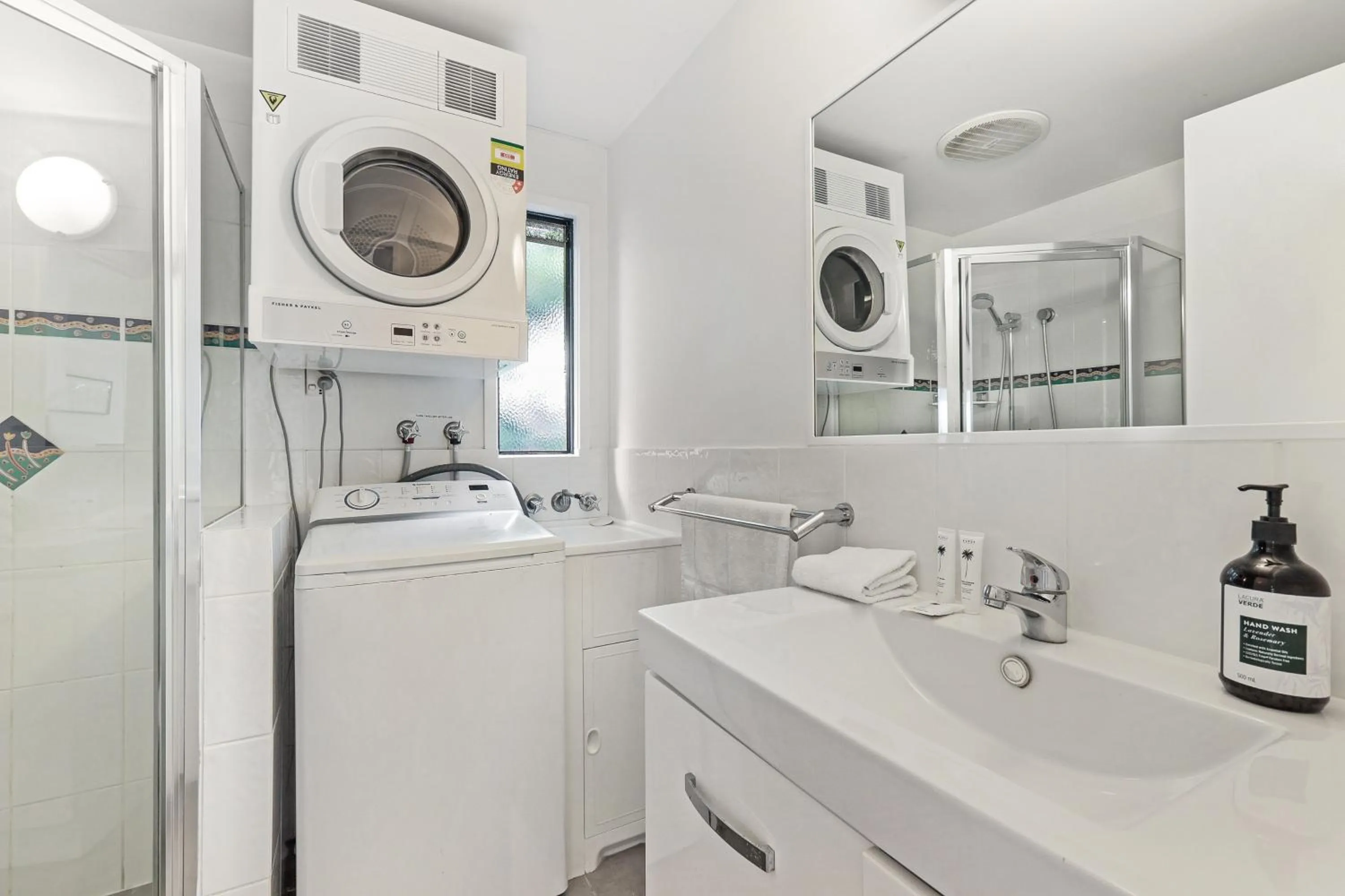 Bathroom in Gosamara Apartments