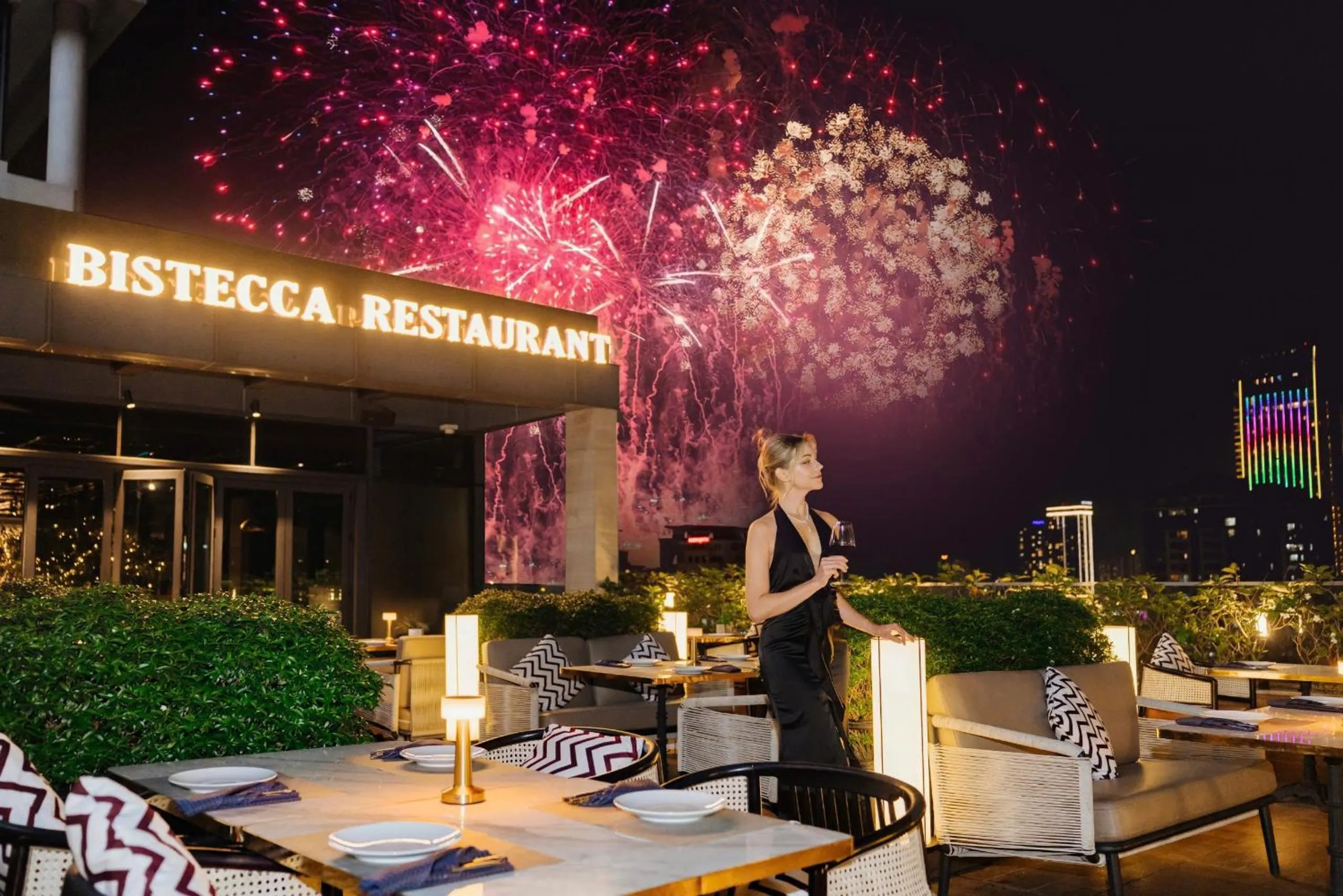 Restaurant/places to eat in New Orient Hotel Da Nang