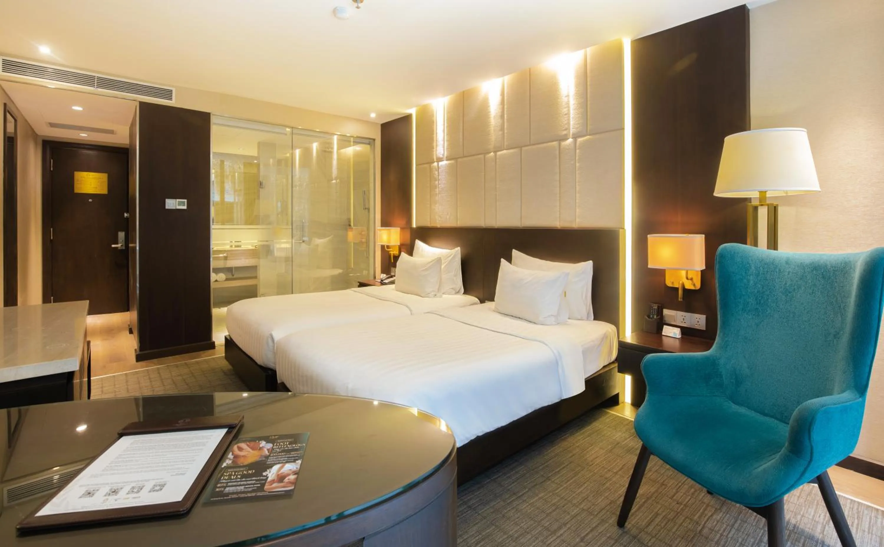 Deluxe Twin Room with Balcony and River View in New Orient Hotel Da Nang