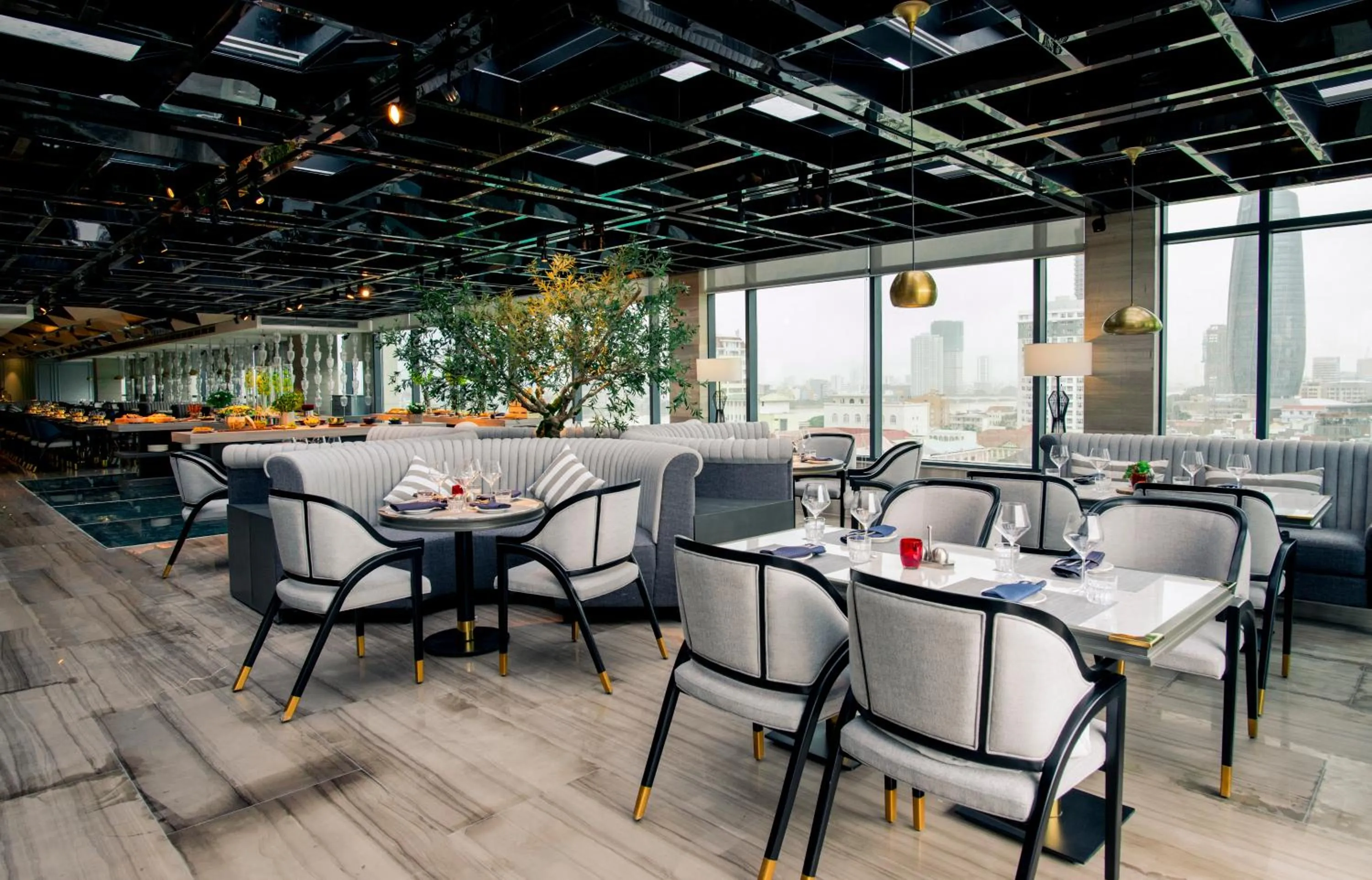 Restaurant/places to eat in New Orient Hotel Da Nang