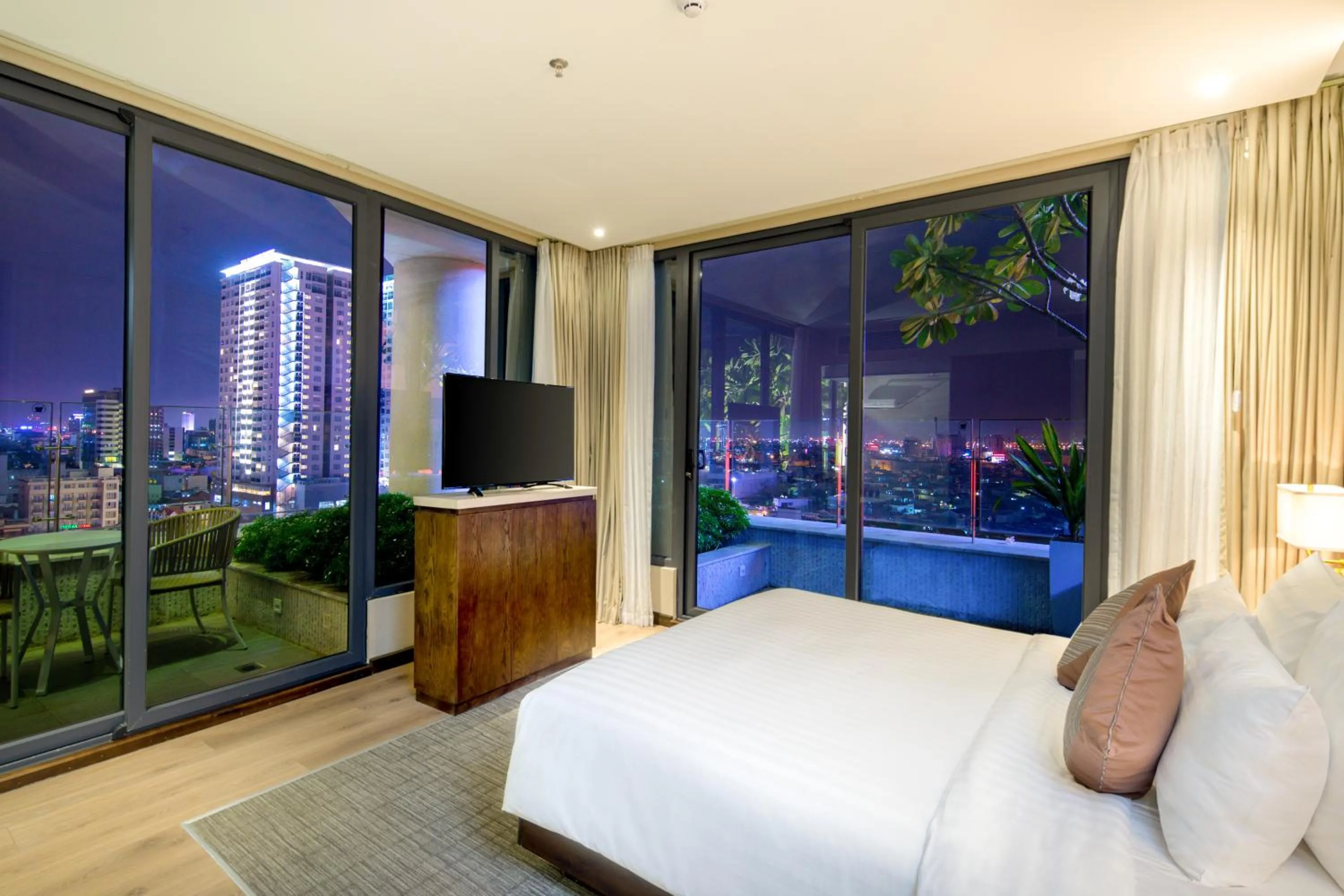 City view, Bed in New Orient Hotel Da Nang