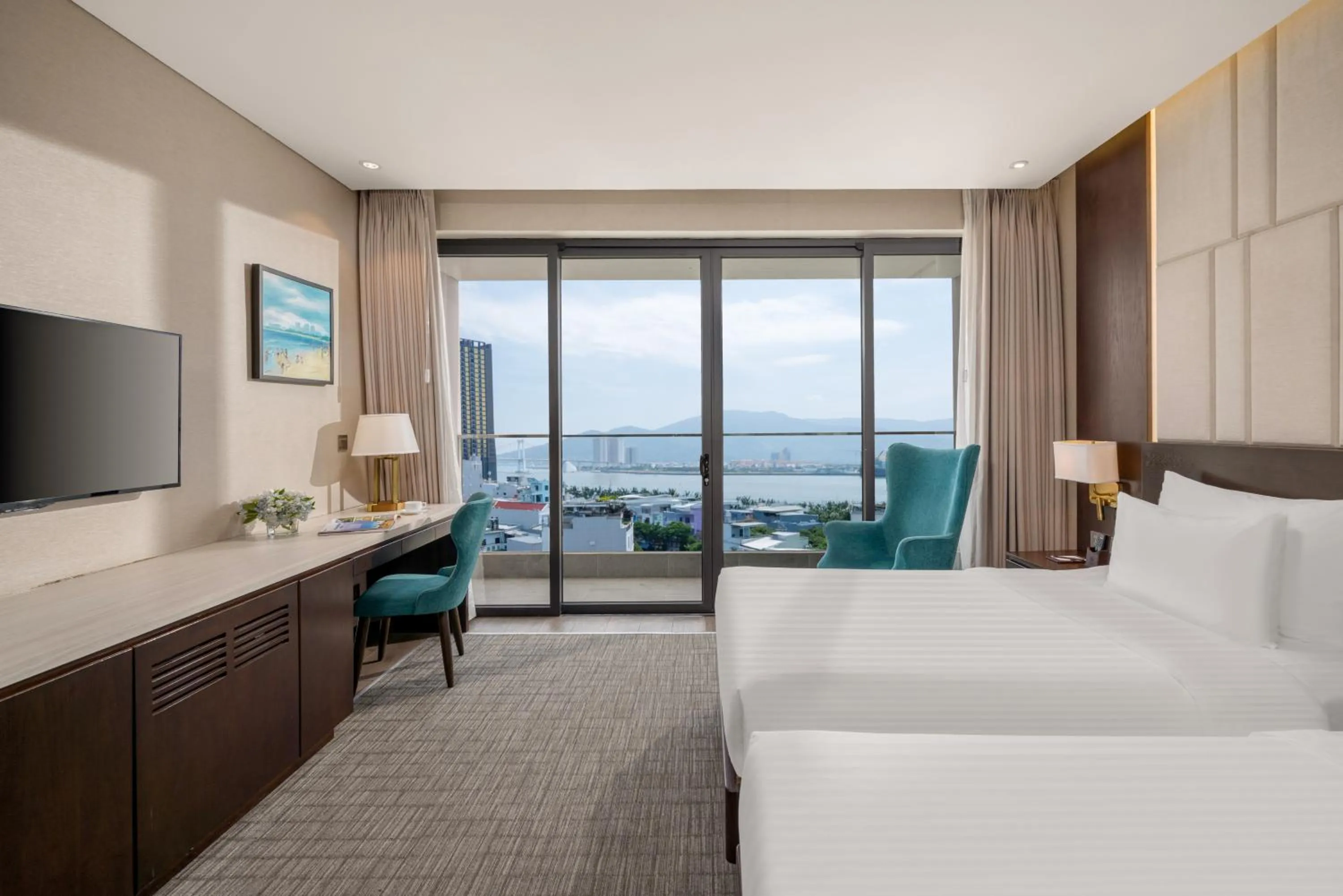 Photo of the whole room, Bed in New Orient Hotel Da Nang