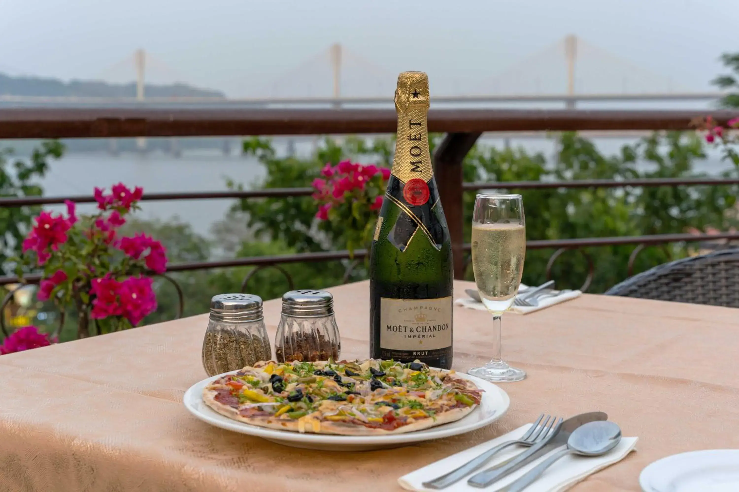 Food and drinks in The Crown Goa Food and drinks in The Crown Goa