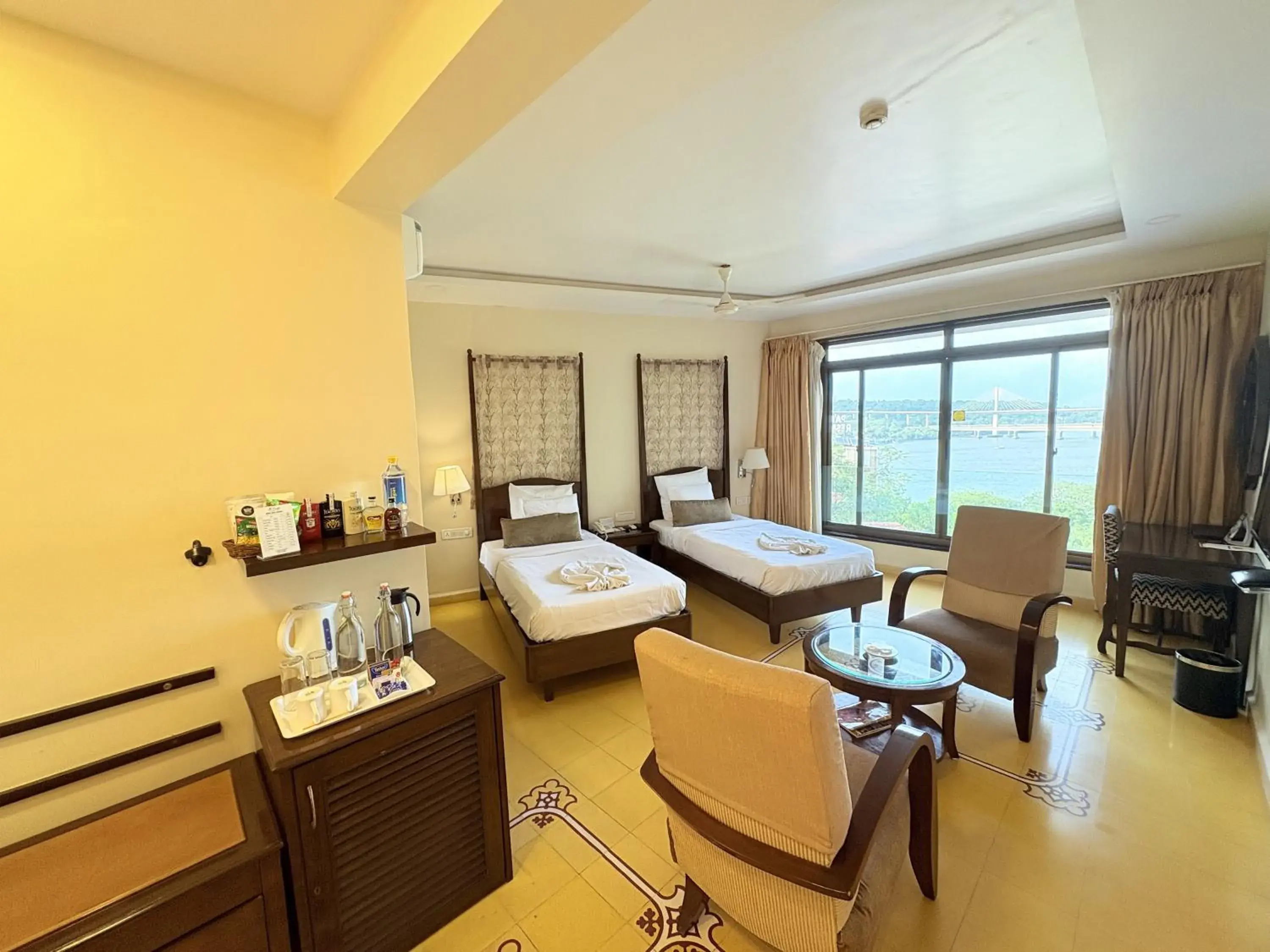 Photo of the whole room, Bed in The Crown Goa Photo of the whole room, Bed in The Crown Goa