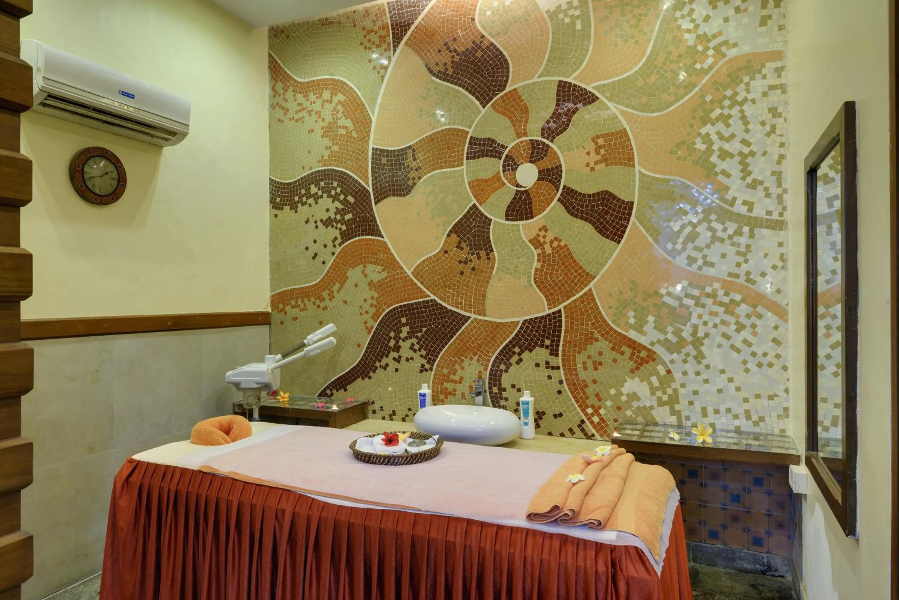 Spa and wellness centre/facilities in The Crown Goa