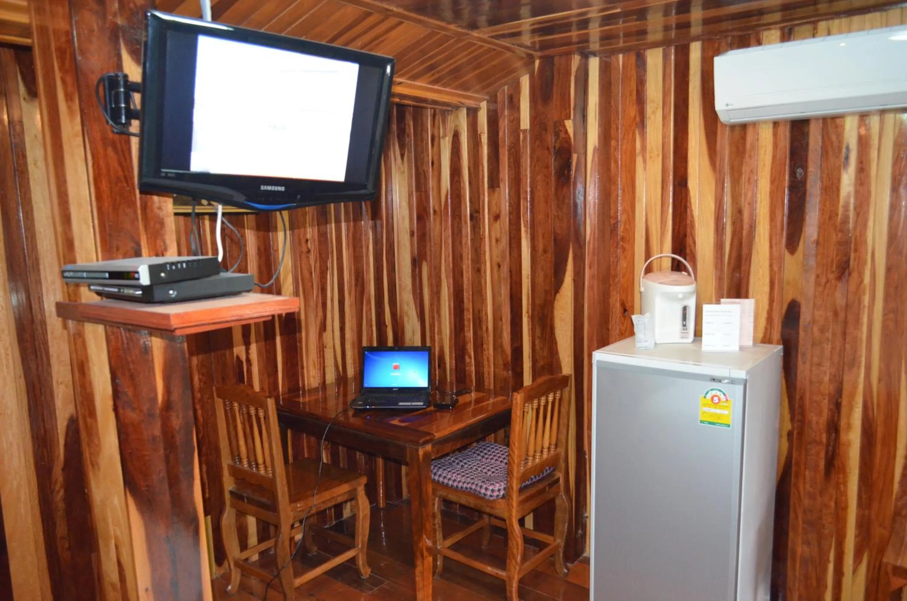 Home Stay Stc Bed And Breakfast