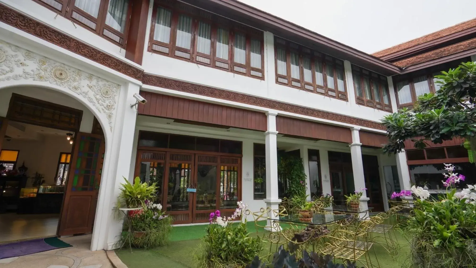 Property building in Kodchasri Thani Hotel Chiangmai Property building in Kodchasri Thani Hotel Chiangmai