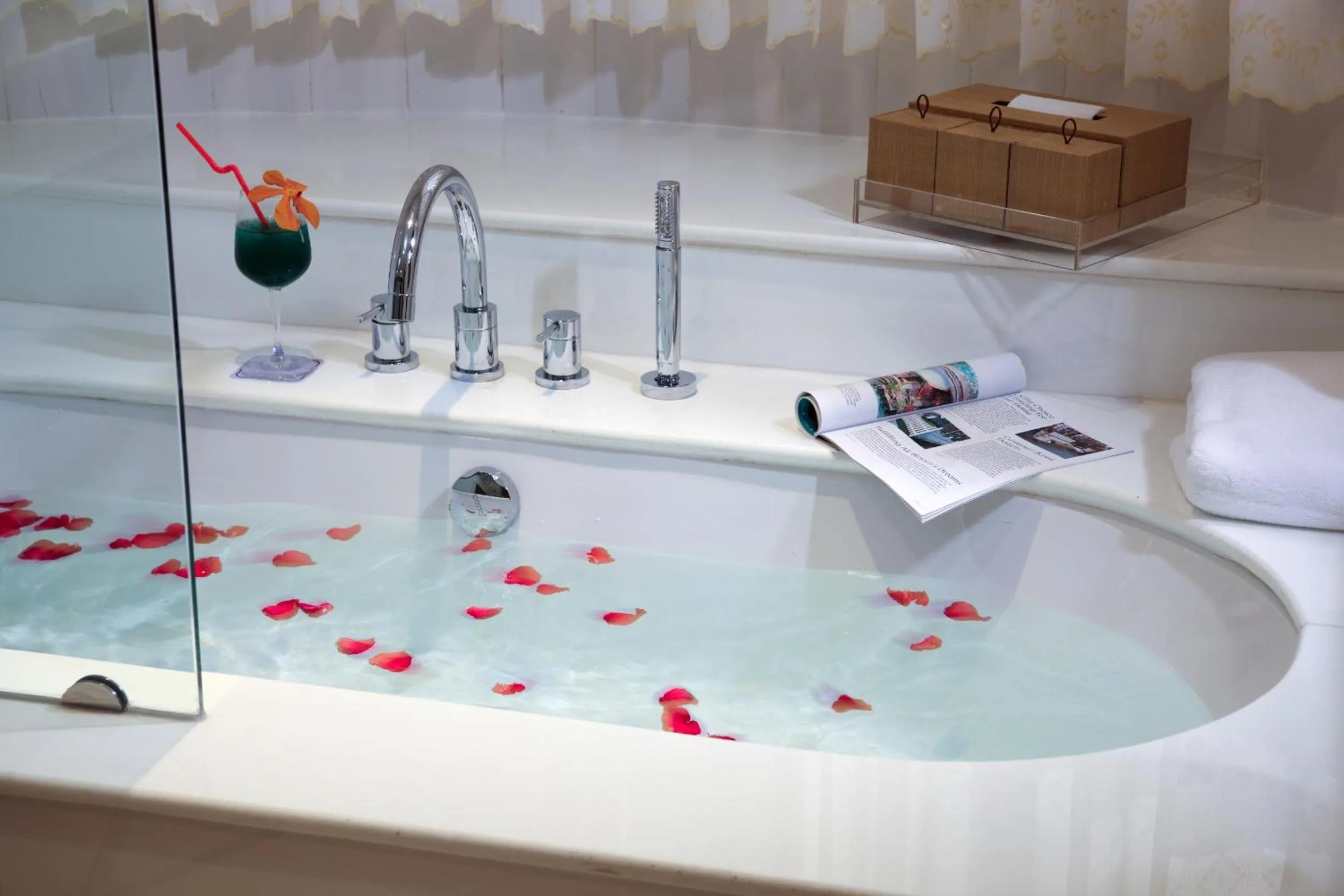 Bathroom in Kodchasri Thani Hotel Chiangmai