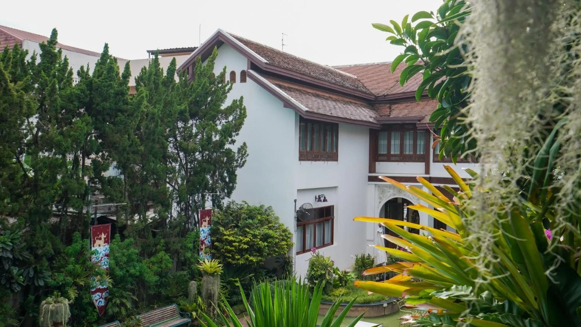 Property building in Kodchasri Thani Hotel Chiangmai