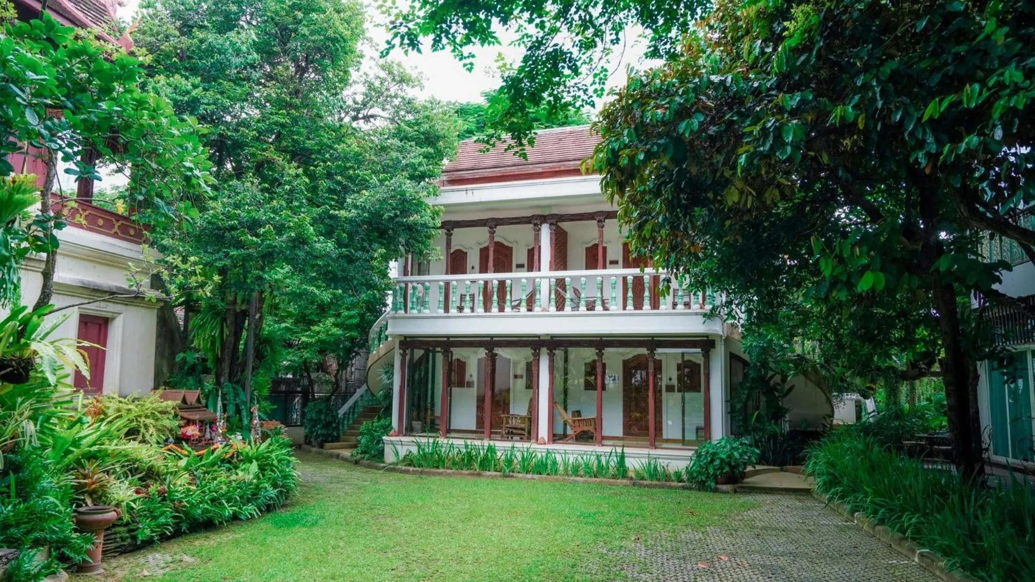 Property building in Kodchasri Thani Hotel Chiangmai