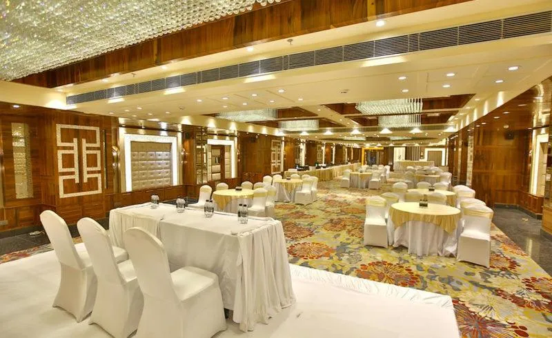 Banquet/Function facilities in Regenta Central the Crystal Kanpur,
