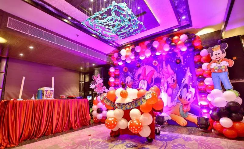 Banquet/Function facilities in Regenta Central the Crystal Kanpur,