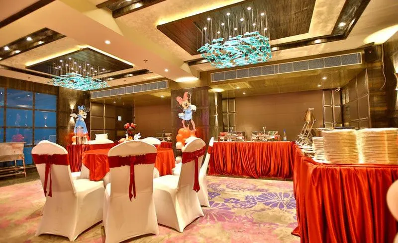 Banquet/Function facilities in Regenta Central the Crystal Kanpur,