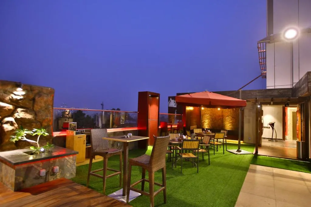 Restaurant/places to eat in Regenta Central the Crystal Kanpur,