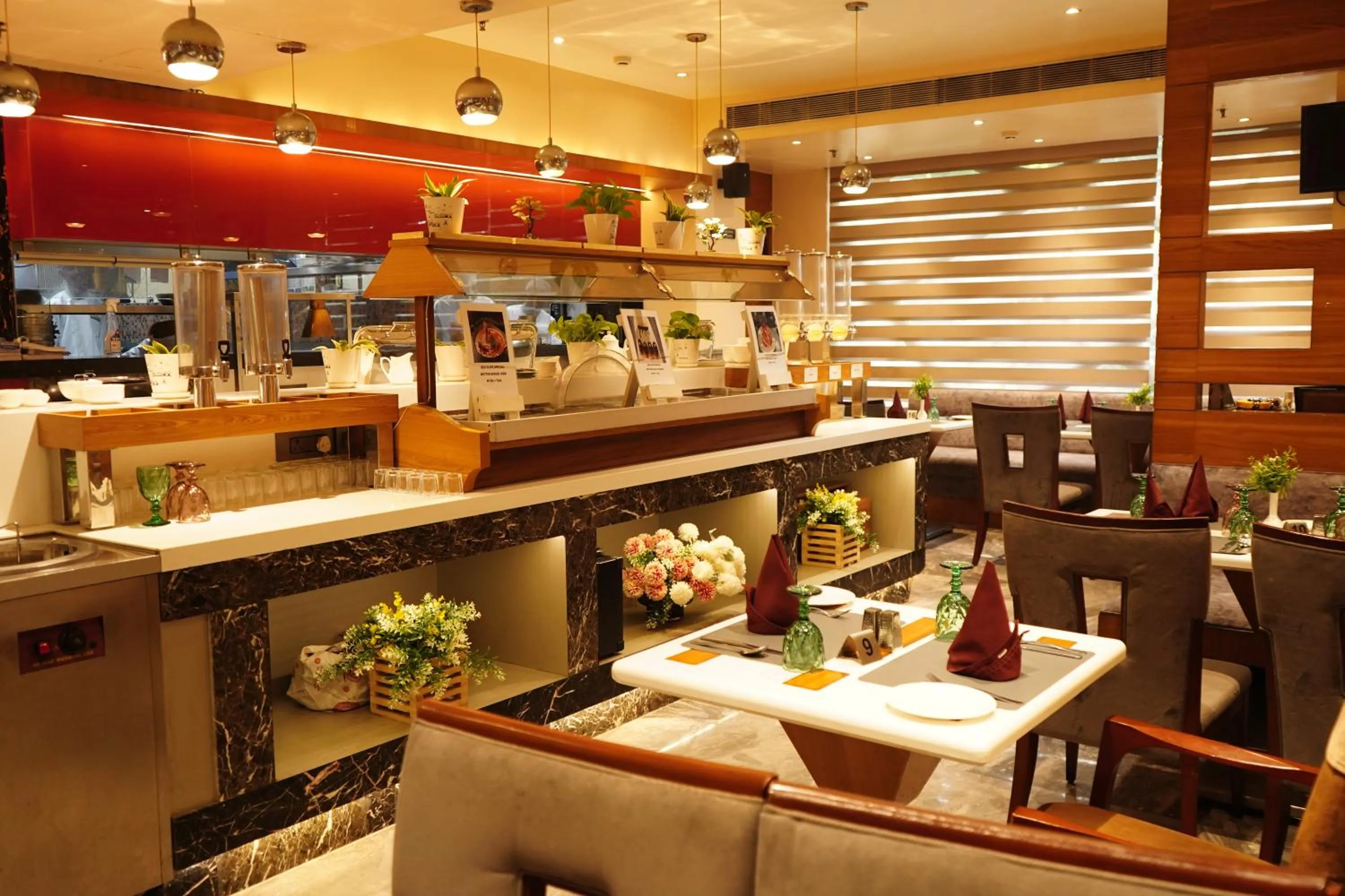 Restaurant/places to eat in Regenta Central the Crystal Kanpur,