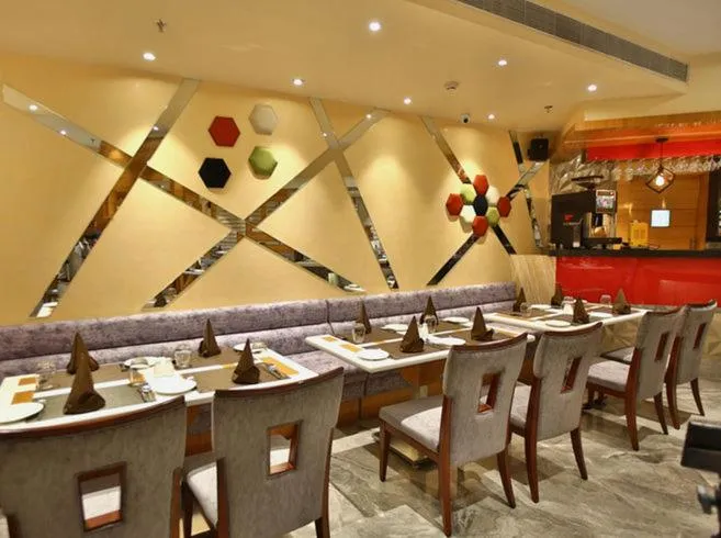 Restaurant/places to eat in Regenta Central the Crystal Kanpur,