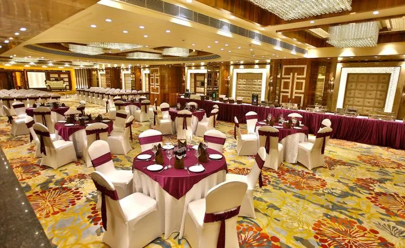 Banquet/Function facilities in Regenta Central the Crystal Kanpur,