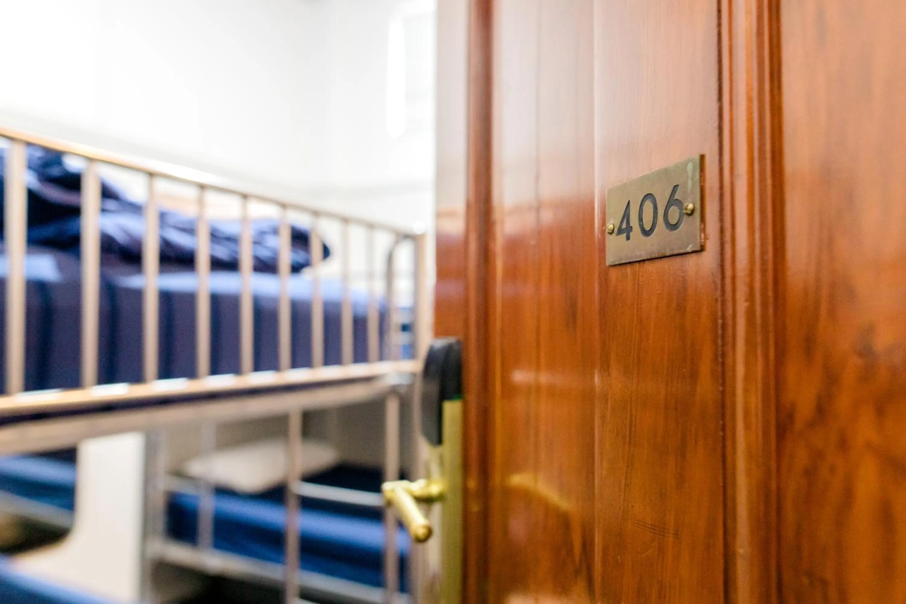 bunk bed, Bed in The Cambridge Hotel & Backpackers