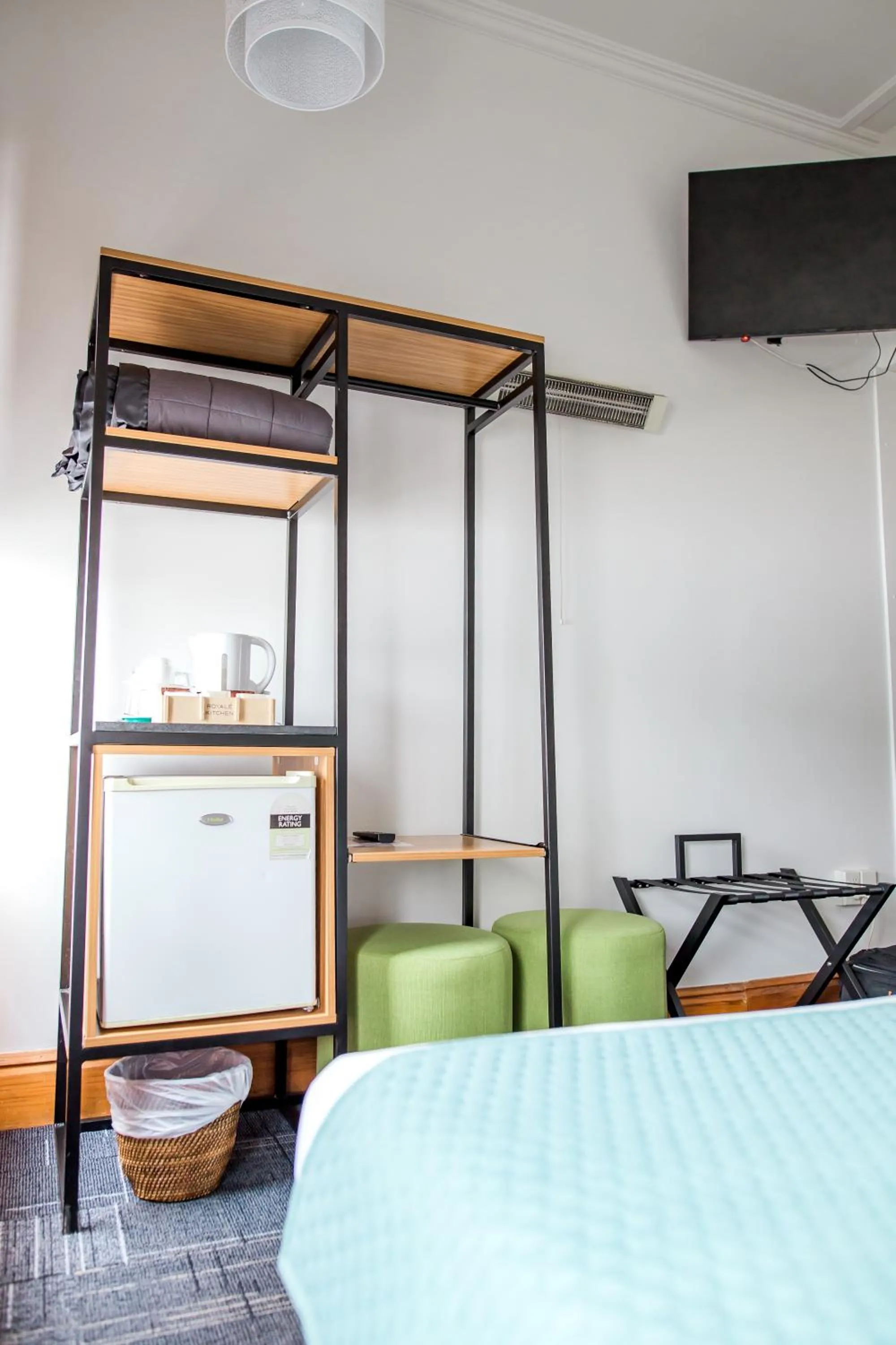 Coffee/tea facilities, Bed in The Cambridge Hotel & Backpackers