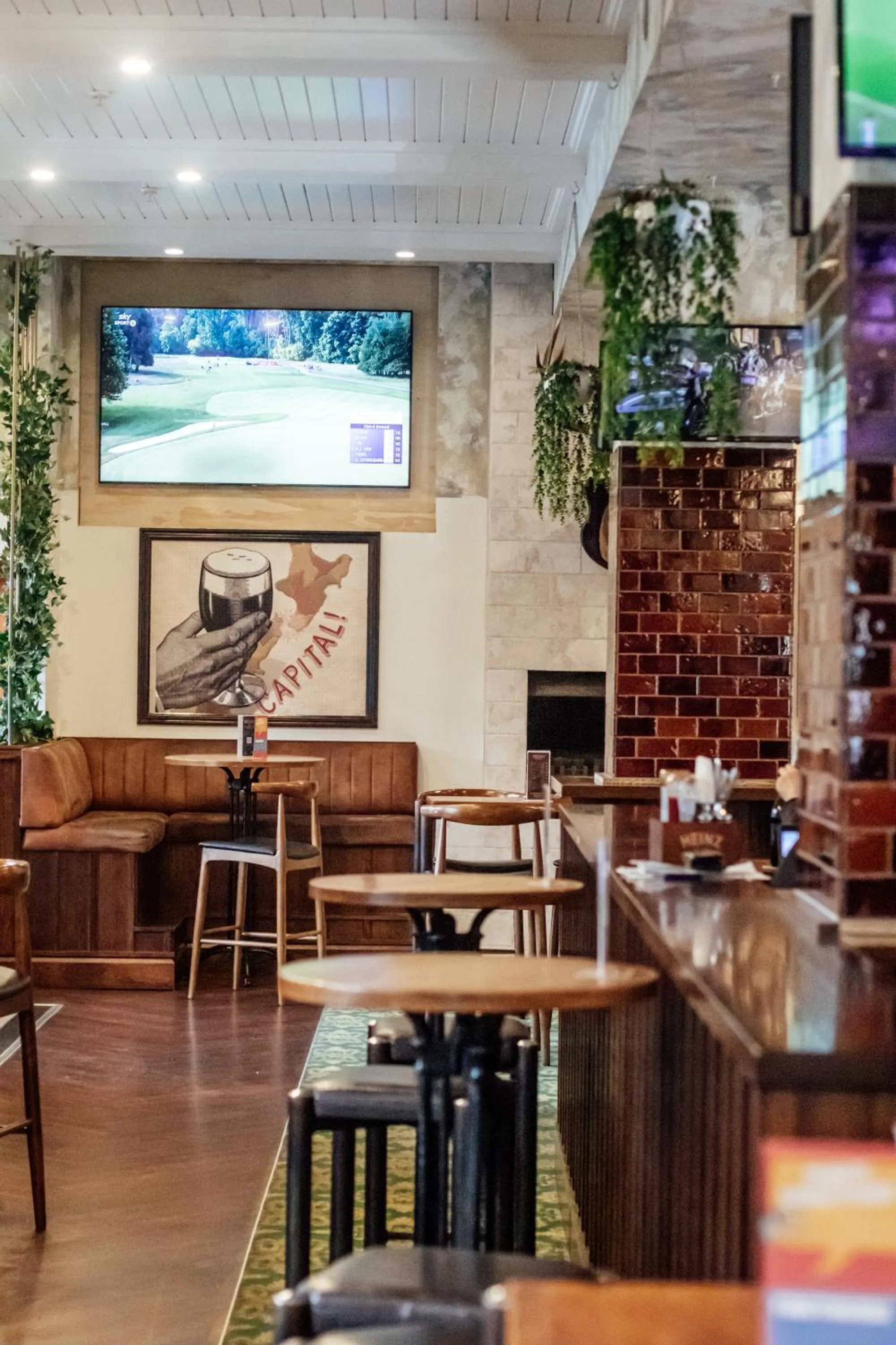 Restaurant/places to eat in The Cambridge Hotel & Backpackers