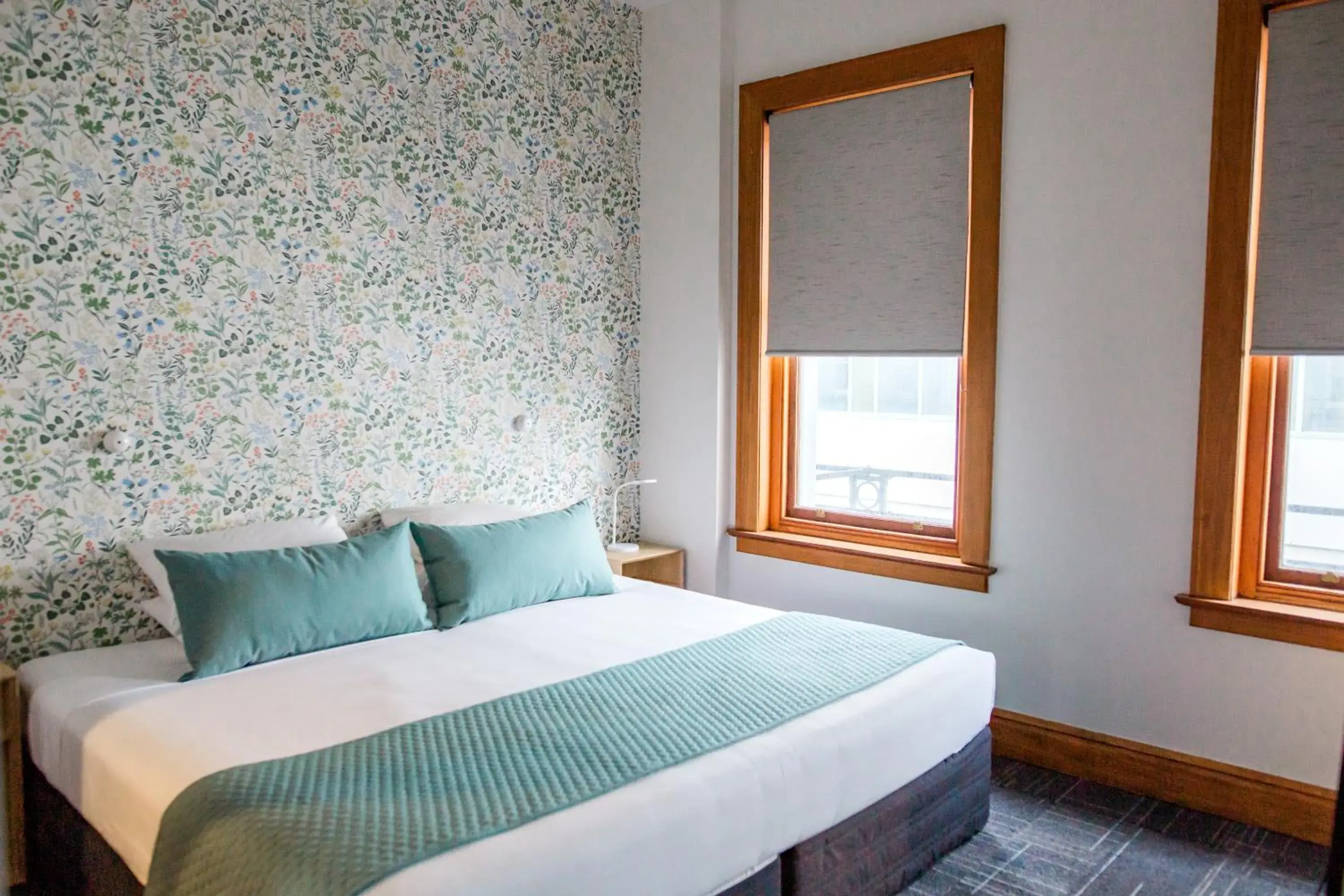 Bed in The Cambridge Hotel & Backpackers Bed in The Cambridge Hotel & Backpackers