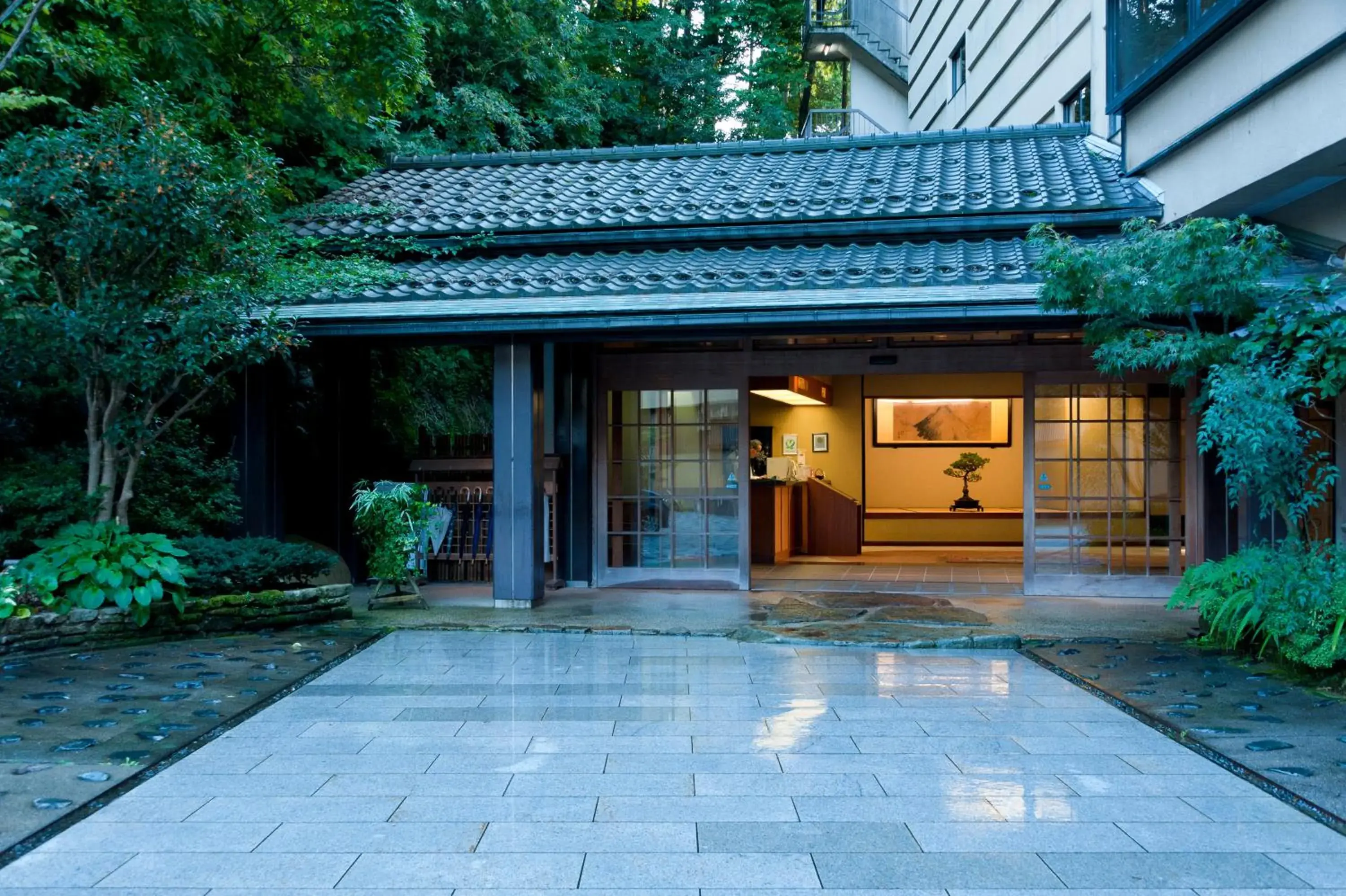 Facade/entrance in Yoshidaya Sannoukaku Facade/entrance in Yoshidaya Sannoukaku