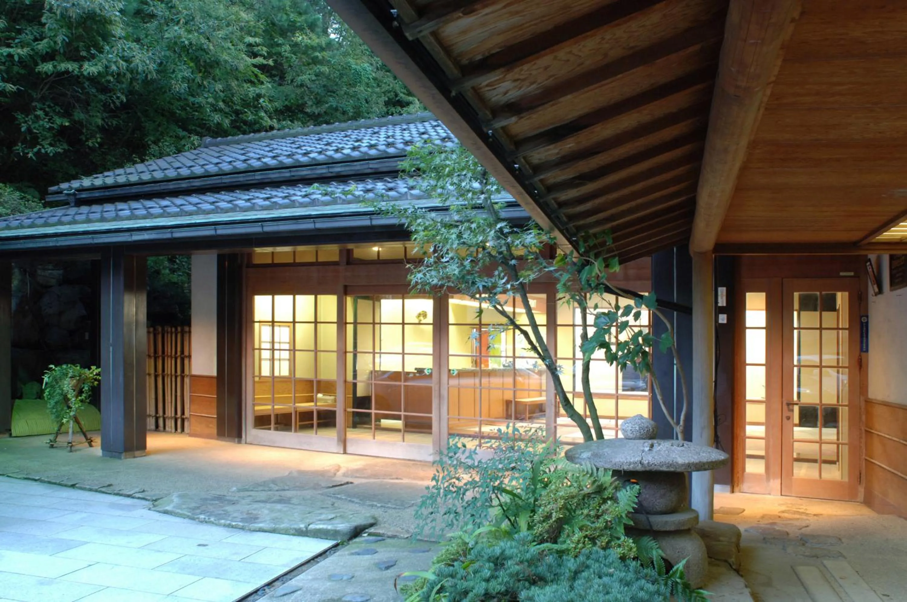Property building in Yoshidaya Sannoukaku