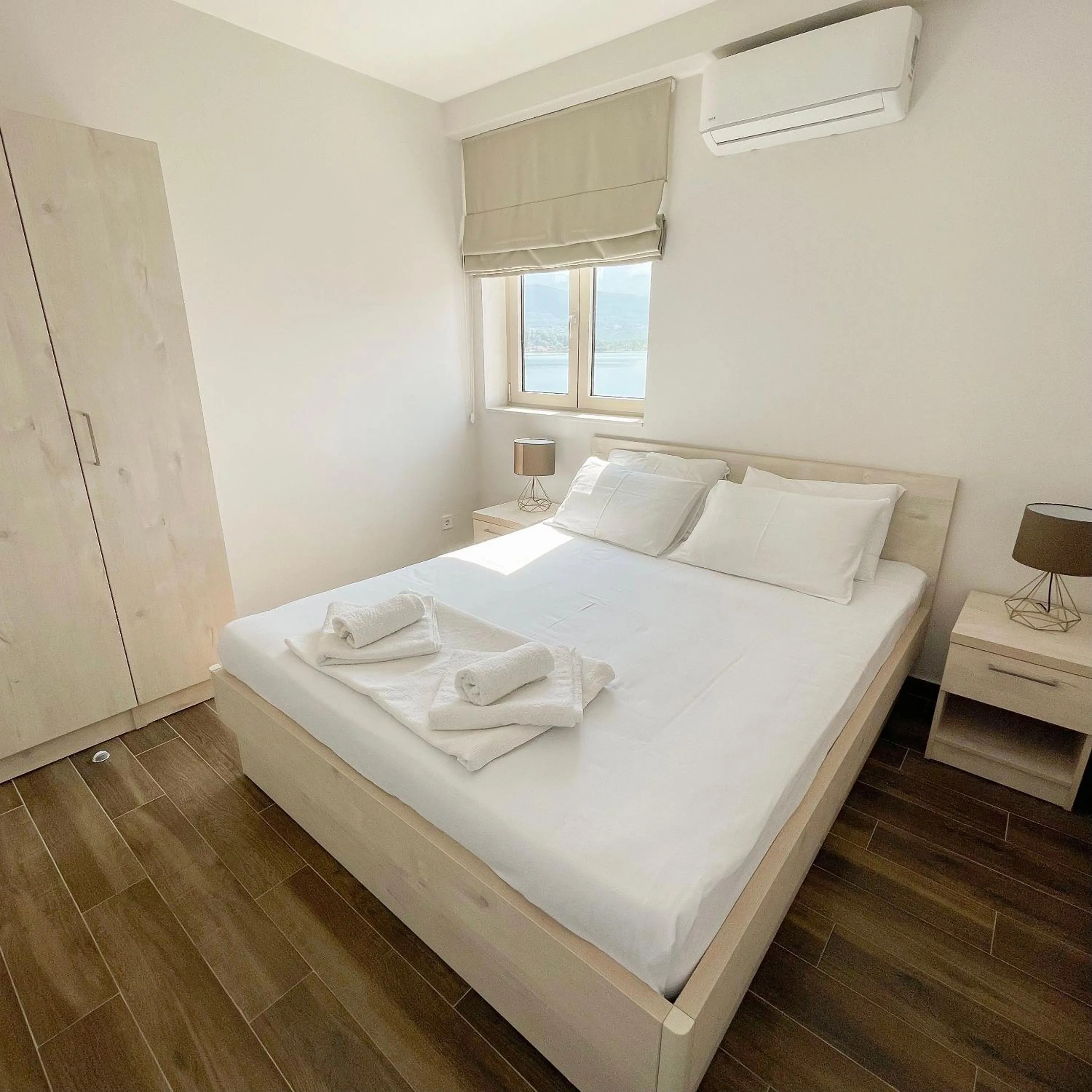 Apartments Maestral