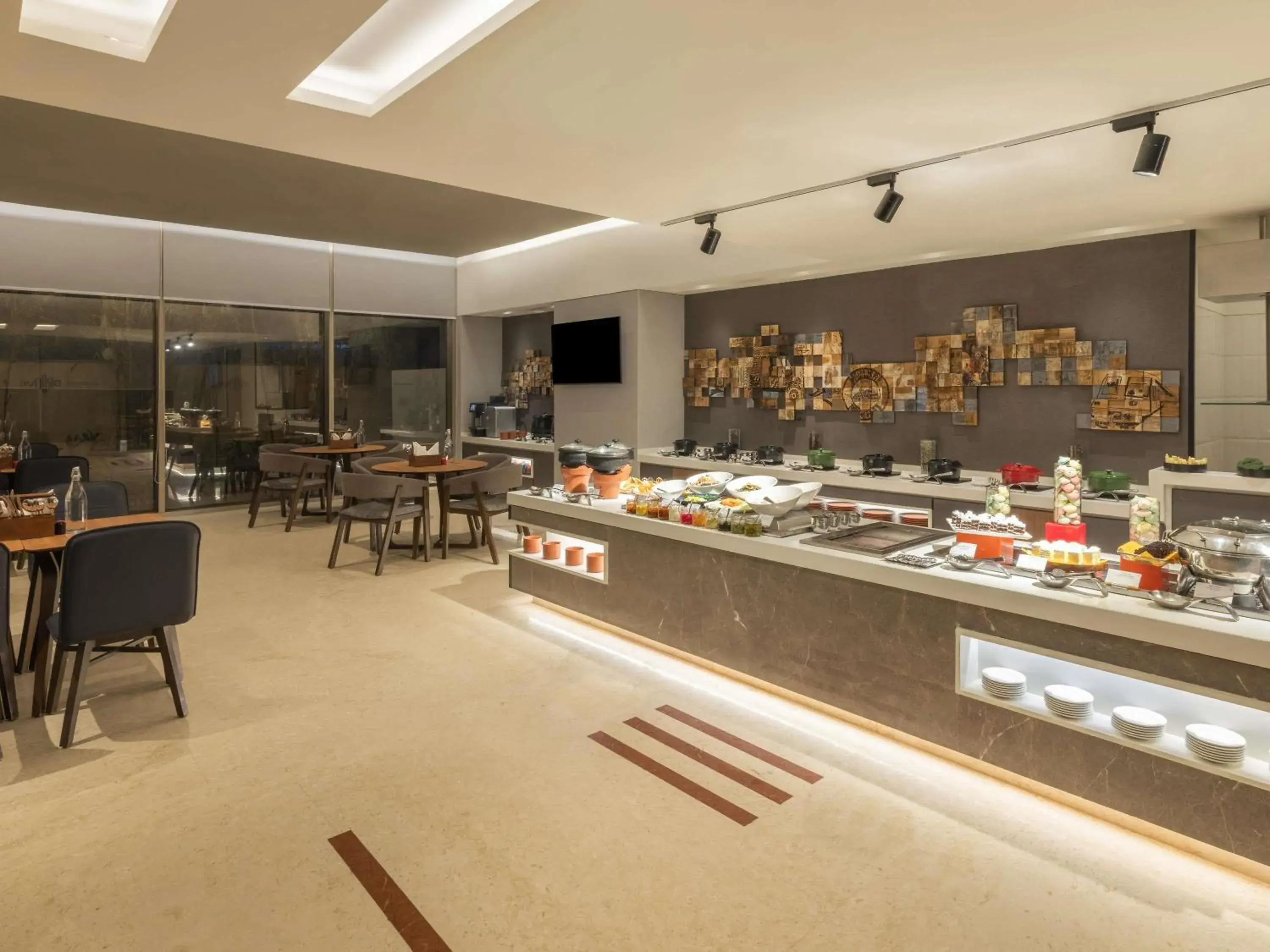 Restaurant/places to eat in ibis Mumbai Airport - An Accor Brand Restaurant/places to eat in ibis Mumbai Airport - An Accor Brand